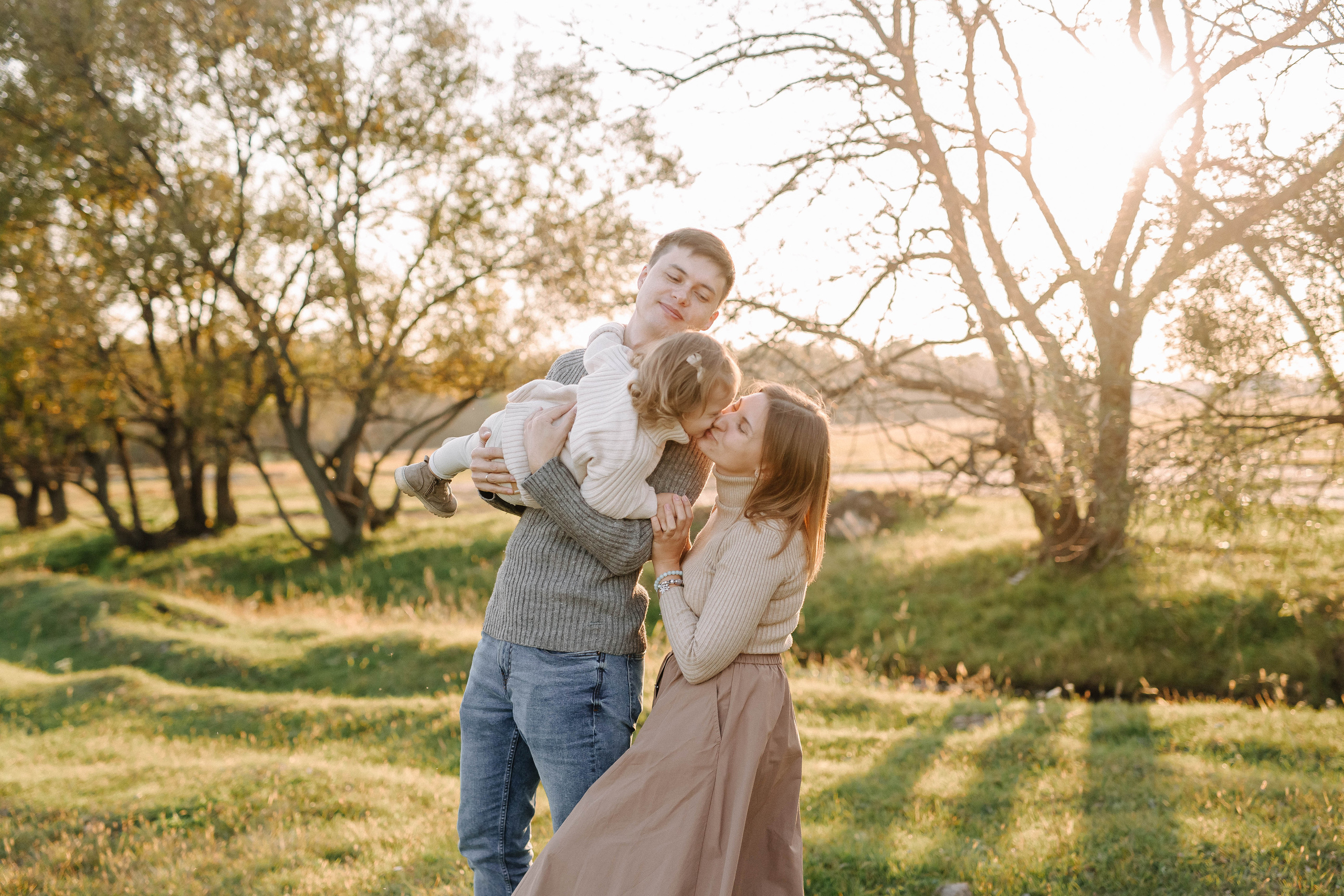 Теплый осенний вечер. Свадебный и семейный фотограф Сасина Элина г.Хабаровск