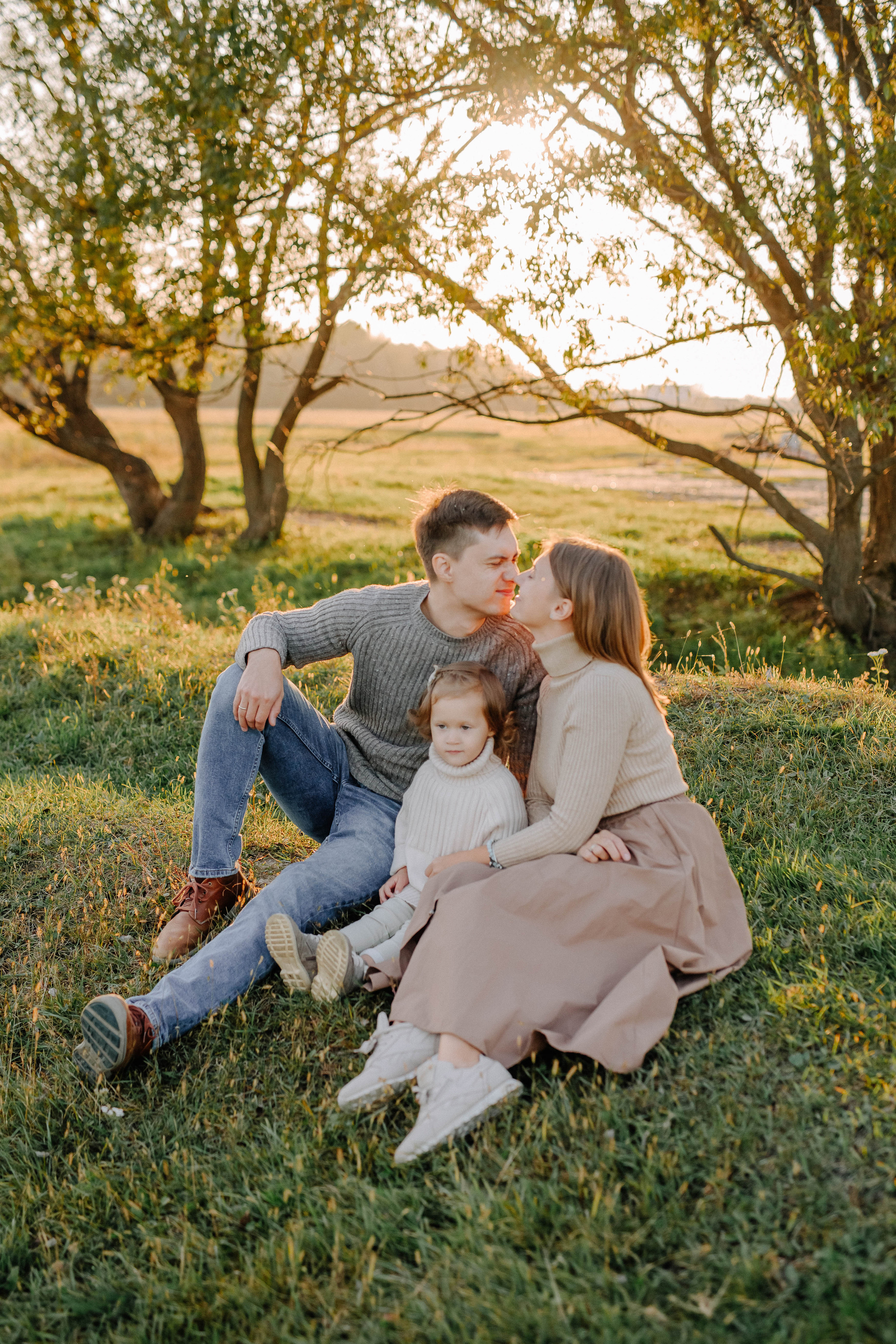 Теплый осенний вечер. Свадебный и семейный фотограф Сасина Элина г.Хабаровск
