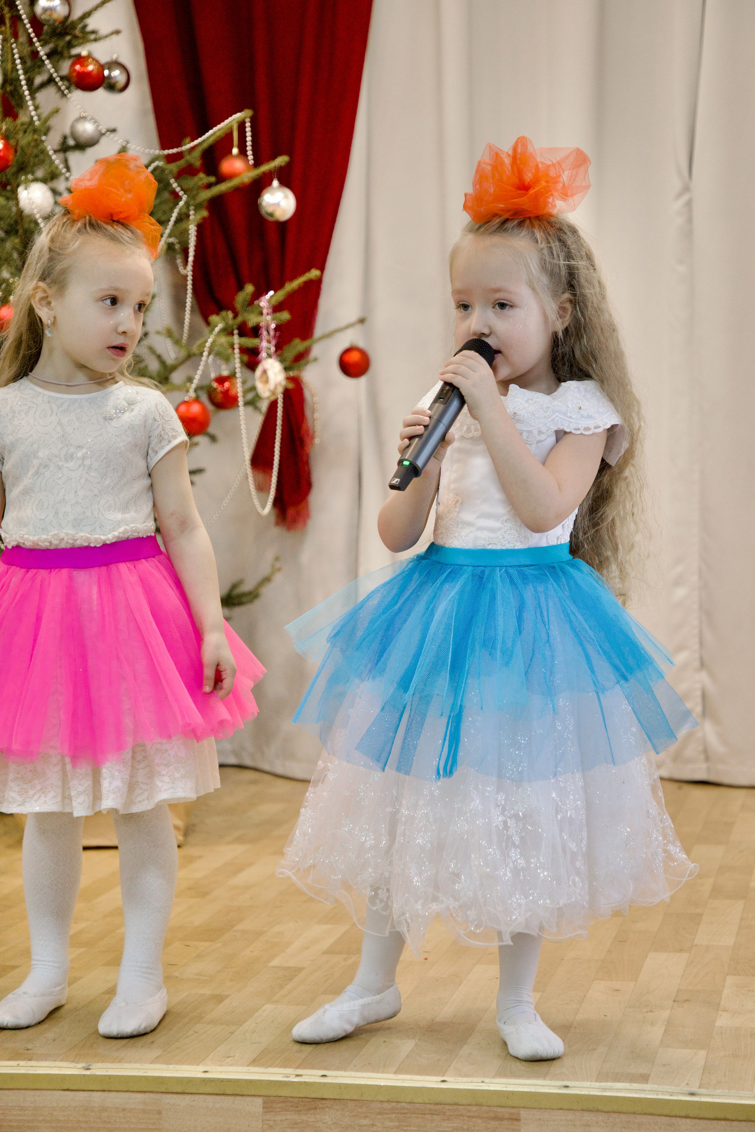 Разные выступления. Школьные выпускные альбомы в Москве Марина Николаева