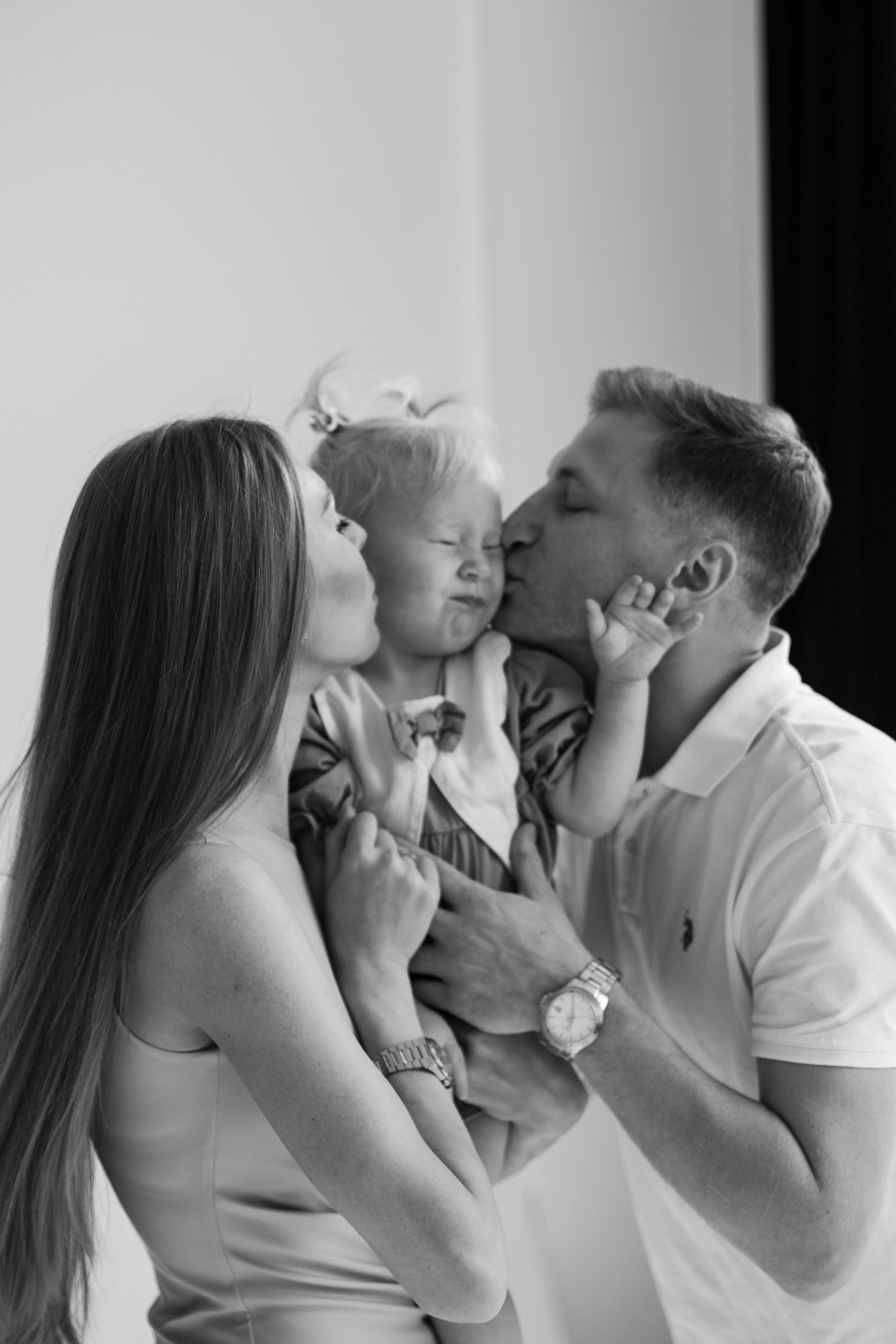 Варя и родители. Семейный фотограф Гульцовская Екатерина