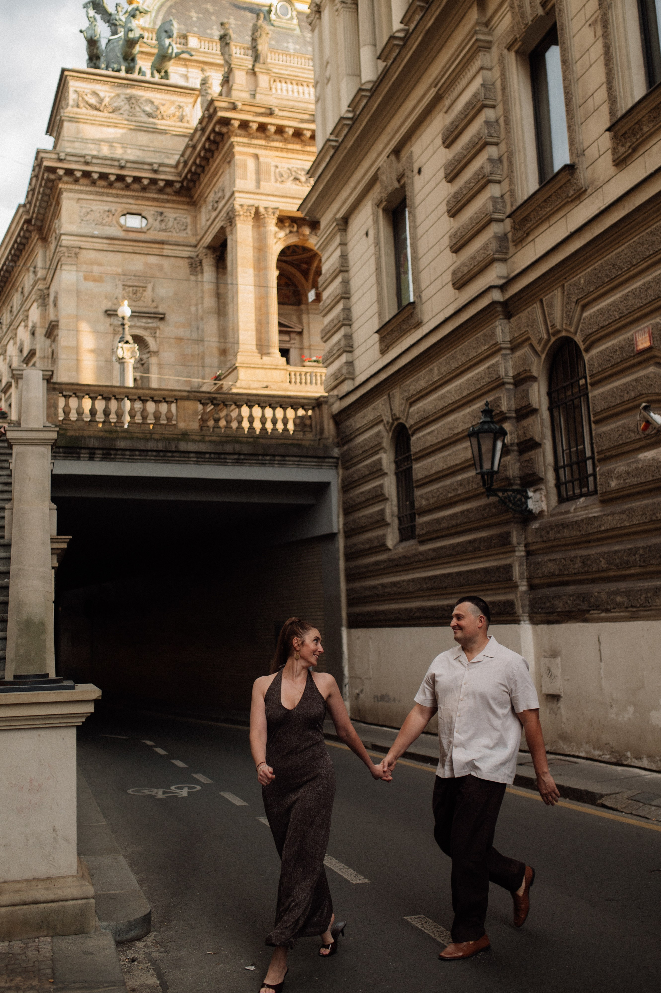 Prague Couple Photoshoot at Sunset. Photographer in Prague Yara Kurkus