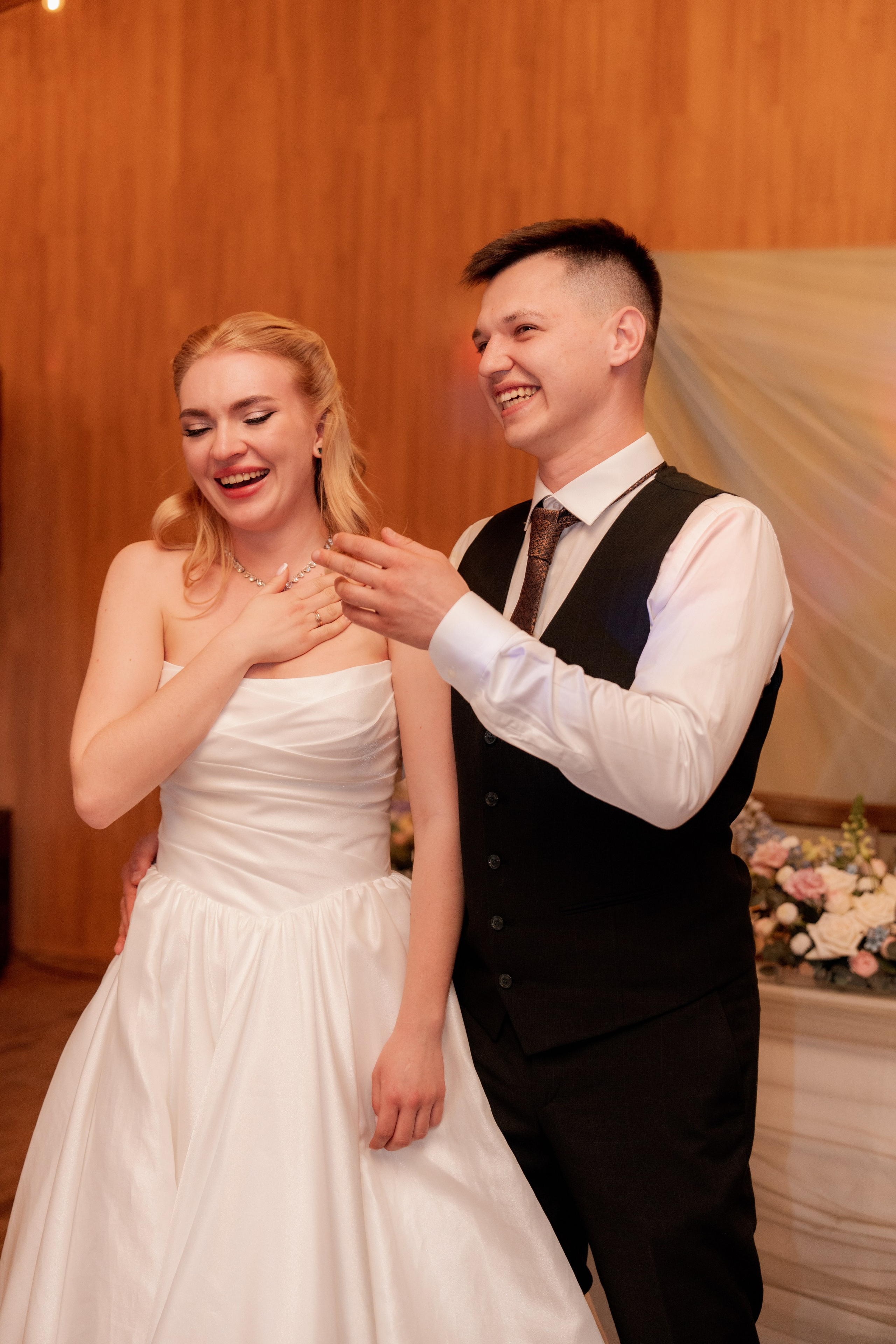 Алиса и Влад. Полный свадебный день (утро, усадьба, прогулка, выездная регистрация, банкет). Дата съемки 26.04.2025. Свадебный фотограф Москва