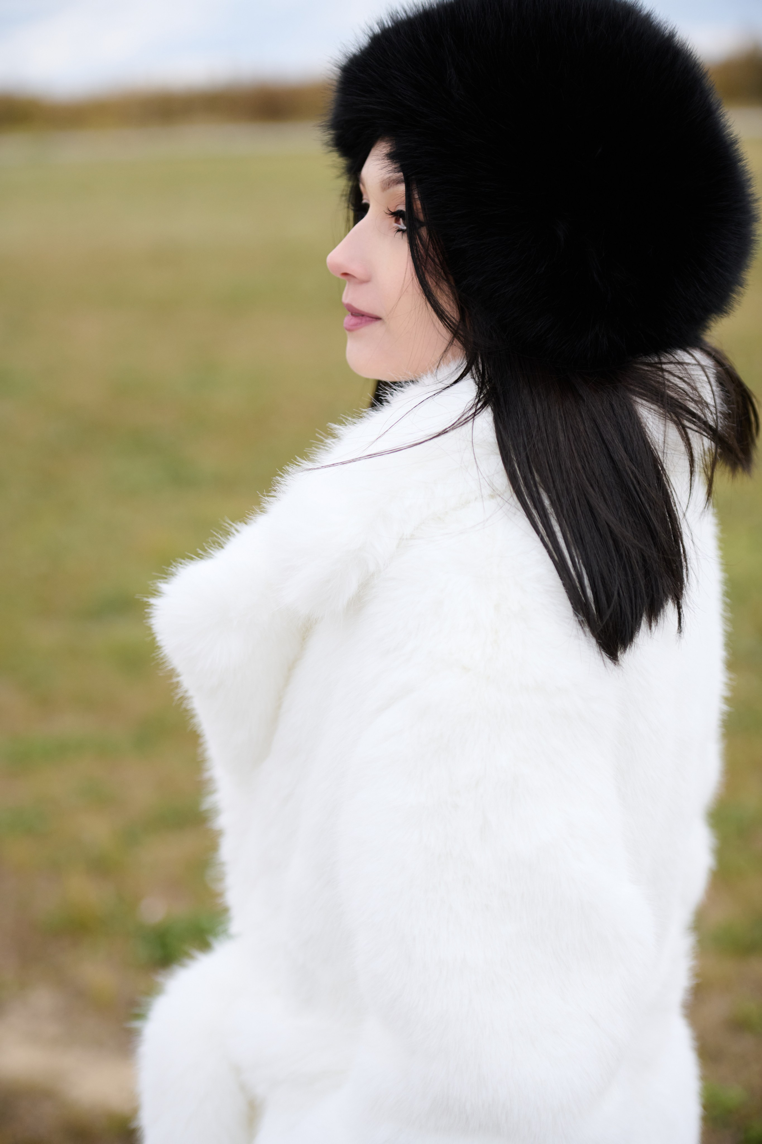 Фотосессия моделей в шубах на аэродроме. Репортажный и семейный фотограф — Шелихов Сергей