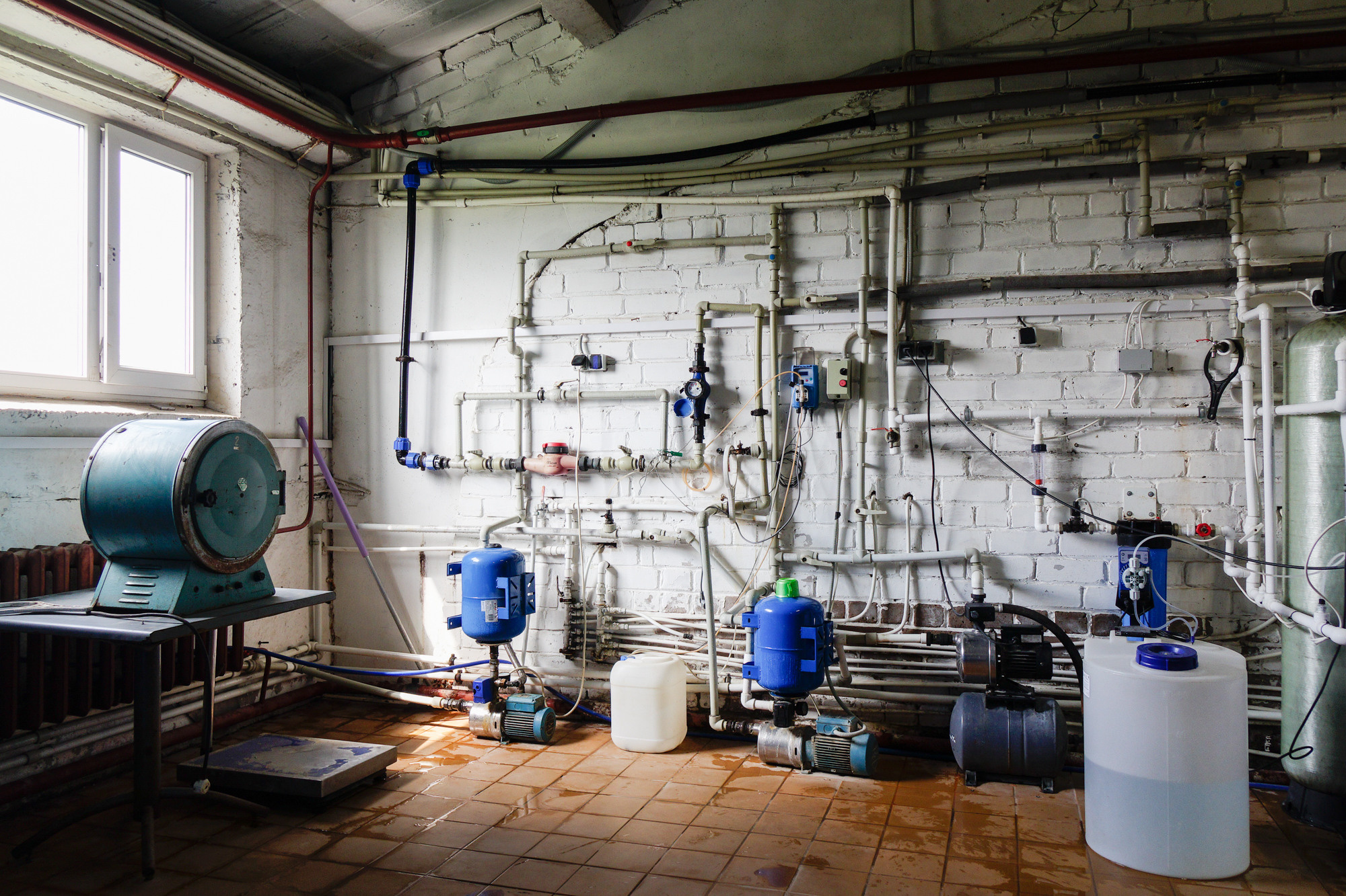 Производственная съемка пива и сидра. Коммерческая фотосъёмка городской среды, архитектуры и производственных объектов