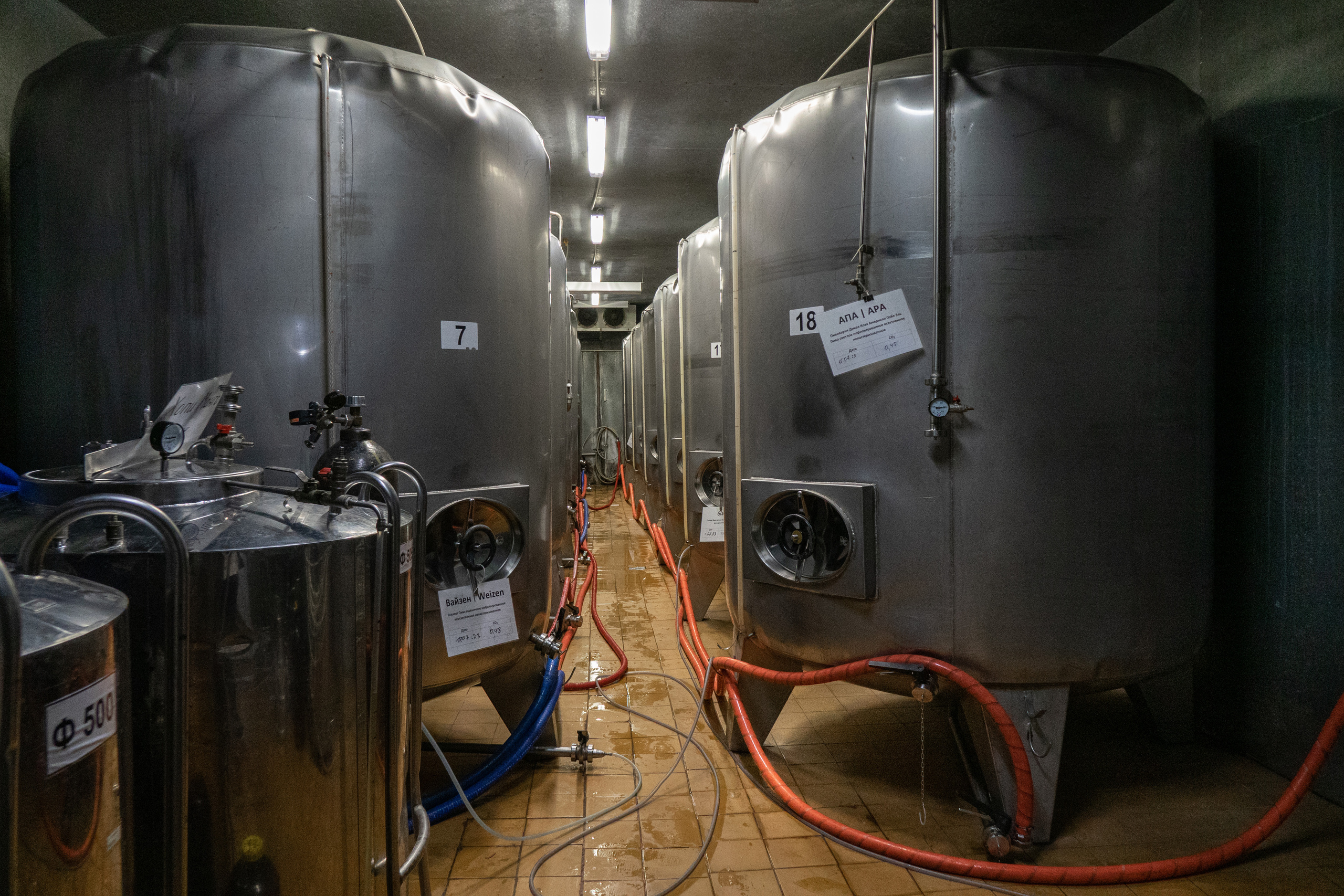 Производственная съемка пива и сидра. Коммерческая фотосъёмка городской среды, архитектуры и производственных объектов