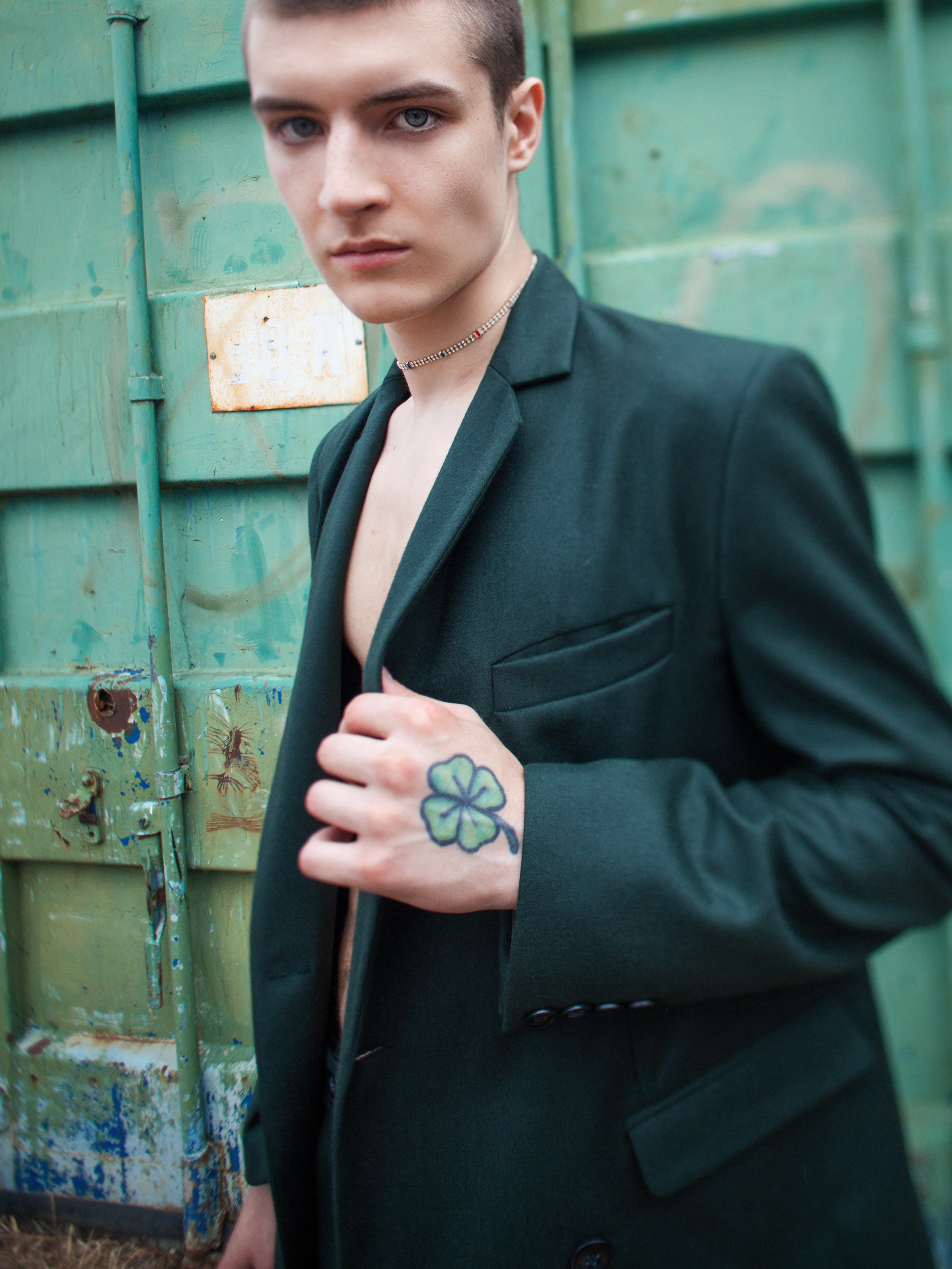 Лук бук Tolyboy. Каталожный и предметный фотограф в Москве Анна Nesmeliva