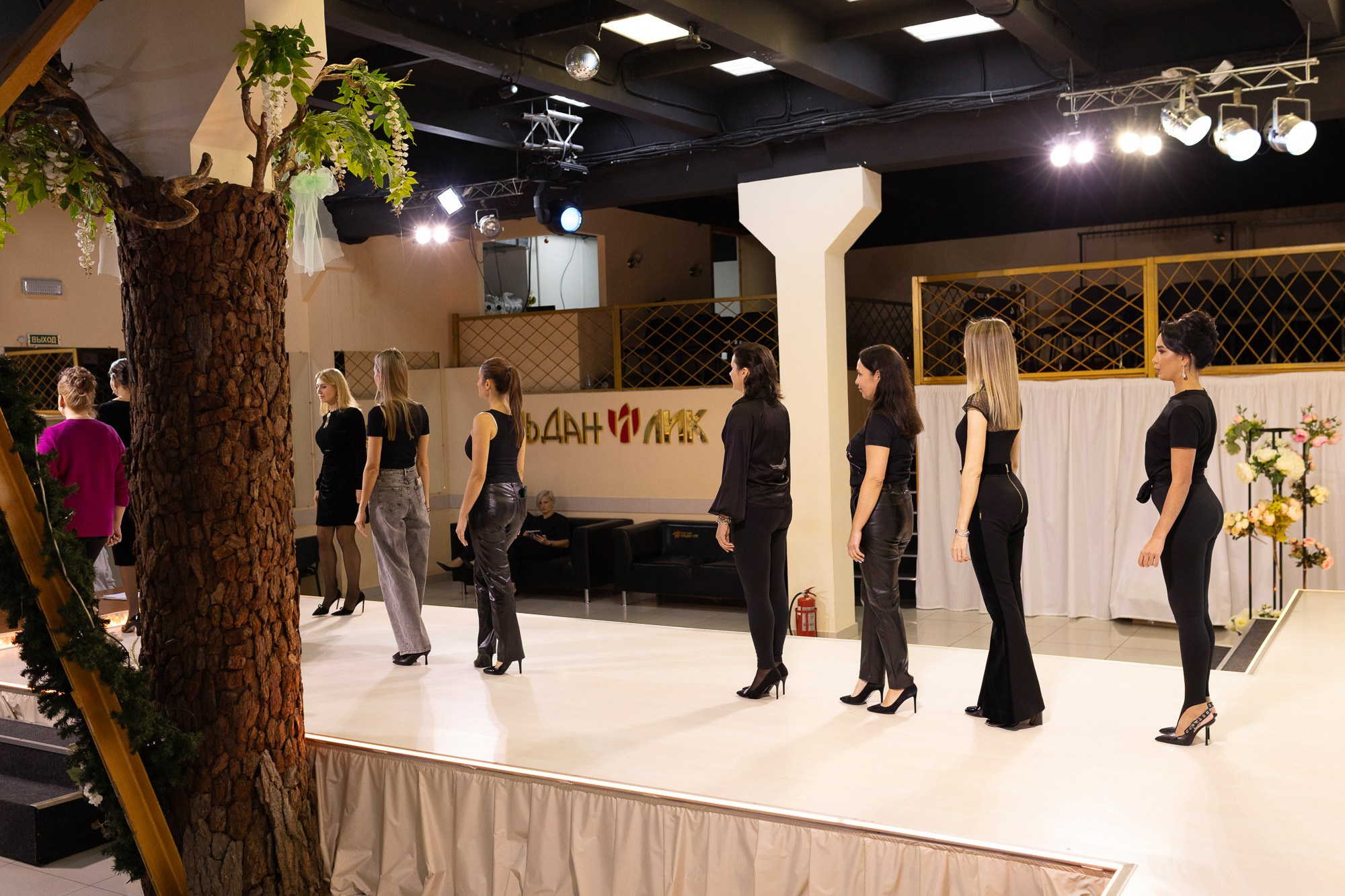 Показ моды Mexa Shop. Andrey Pospelove. Фотограф в Саратове