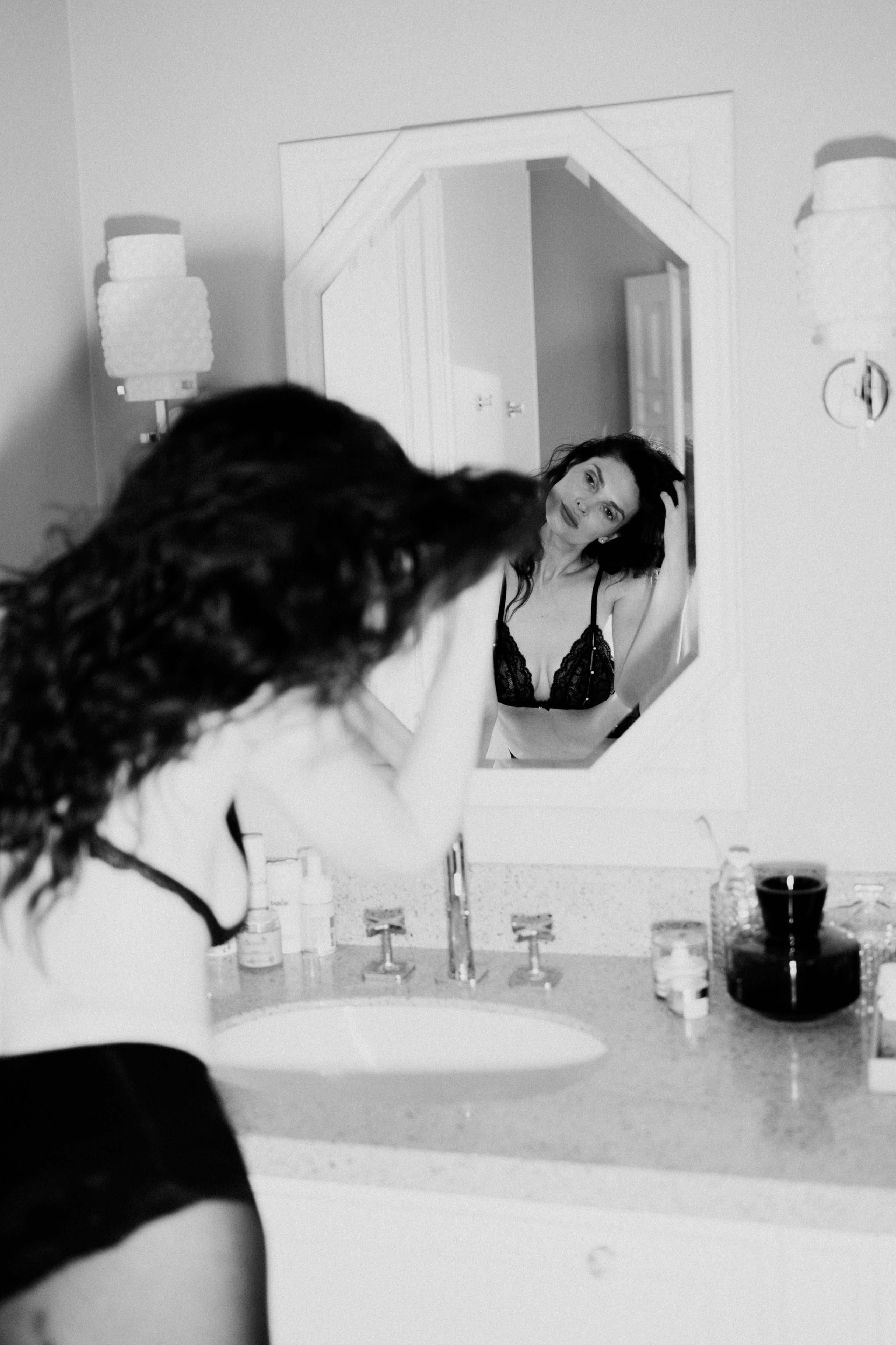 I am Diana, a portrait photographer. I take pictures around the world