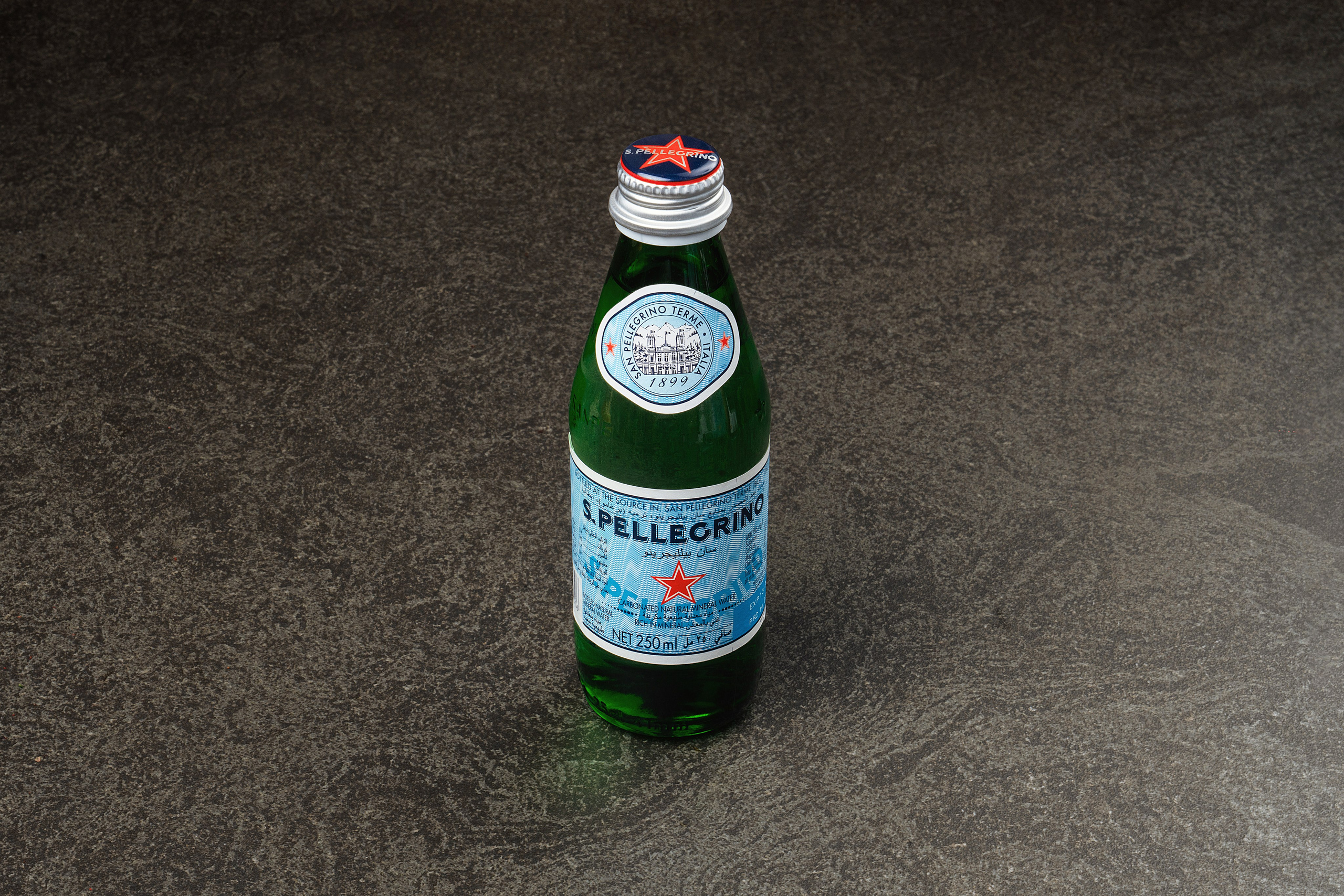 Auria (Commercial retouch). Илья Игнатченко — фотограф, ретушер