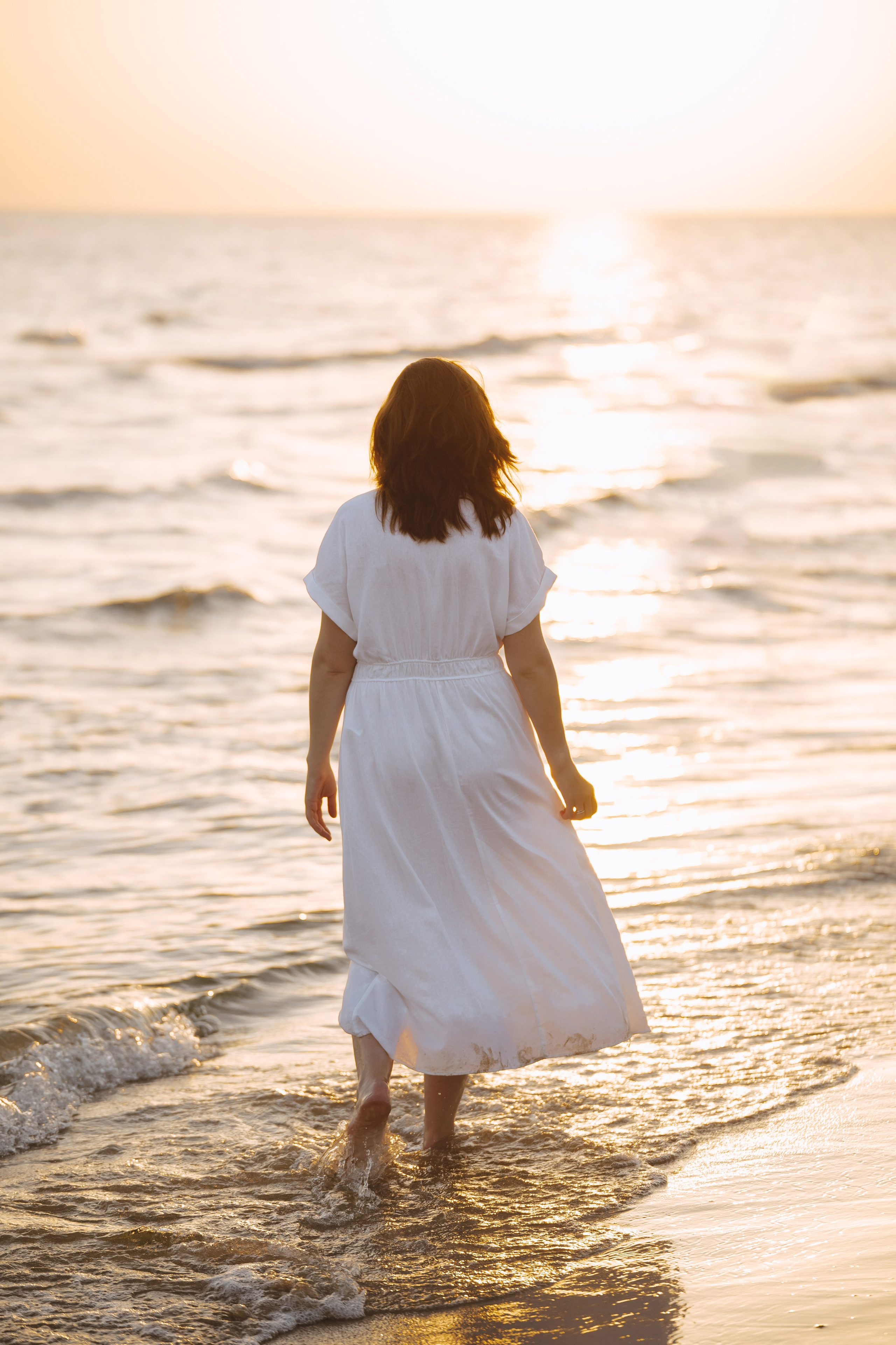 Летняя фотосессия семьи в Кучугурах — песок, волны и смех, фотограф Кучугуры