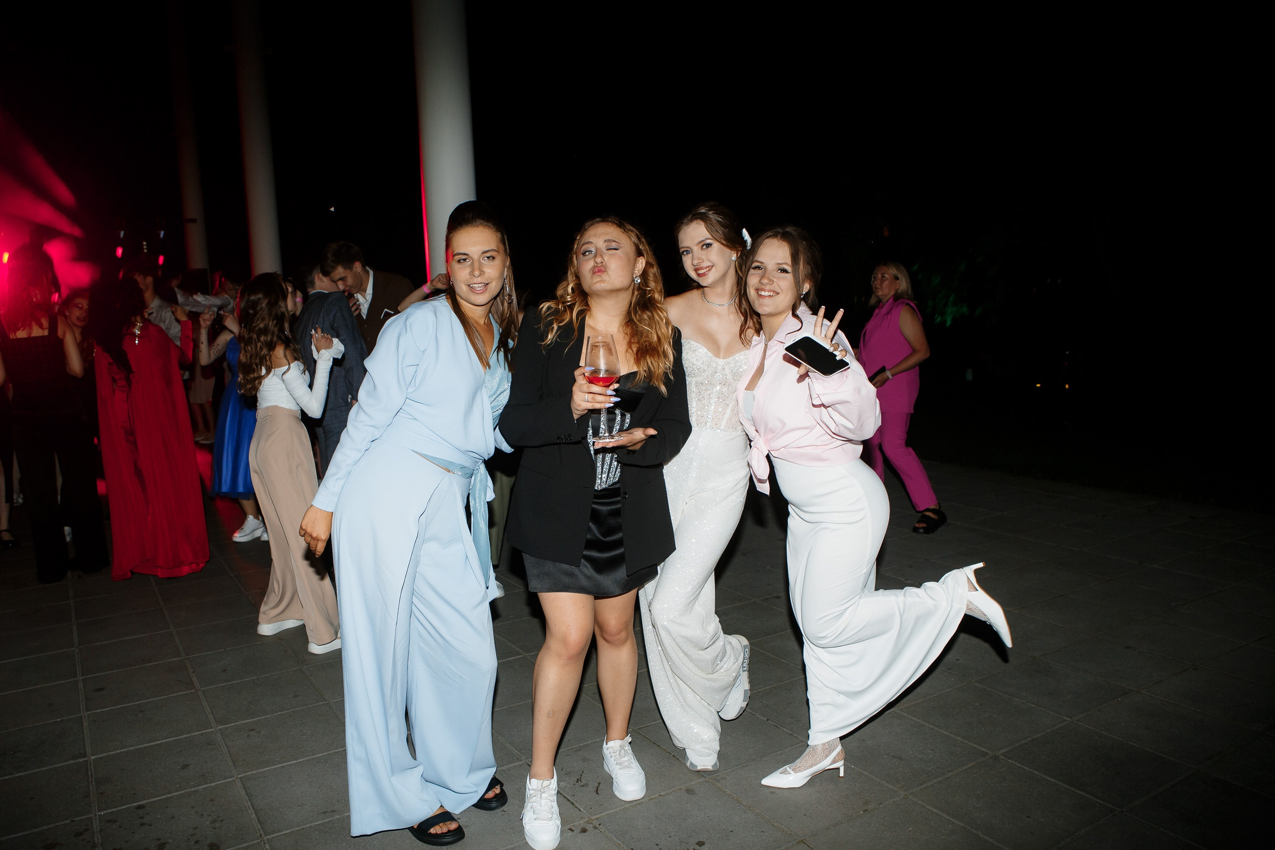 Выпускной Гимназия 12 2024 OpenHouse. Свадебный и портретный Фотограф в Липецке Дмитрий Котюков