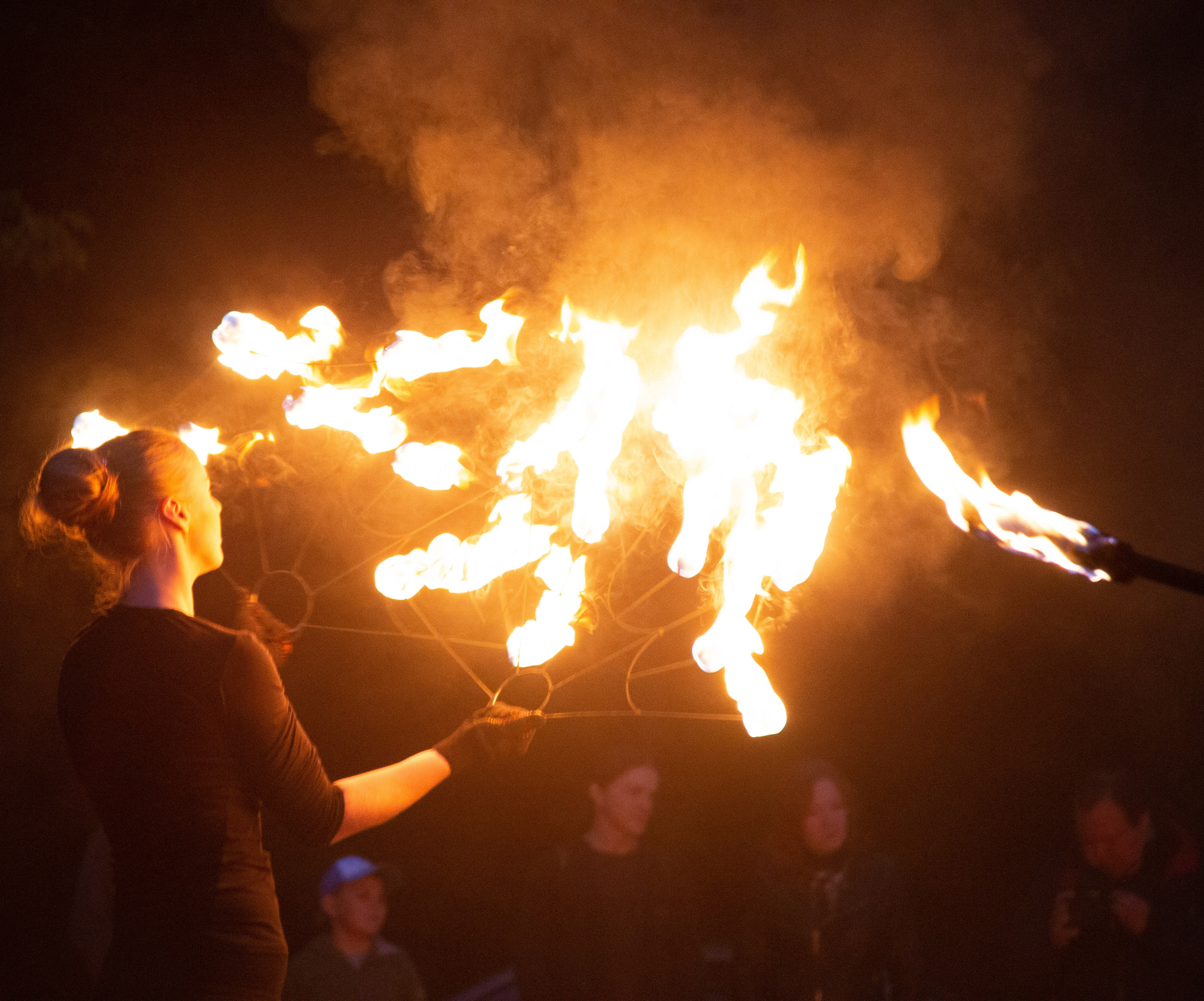 Огненное шоу в Перми. Фотограф Никита Попов. Фотограф Пермь. Фотосессия в фотостудии Перми и на свежем воздухе