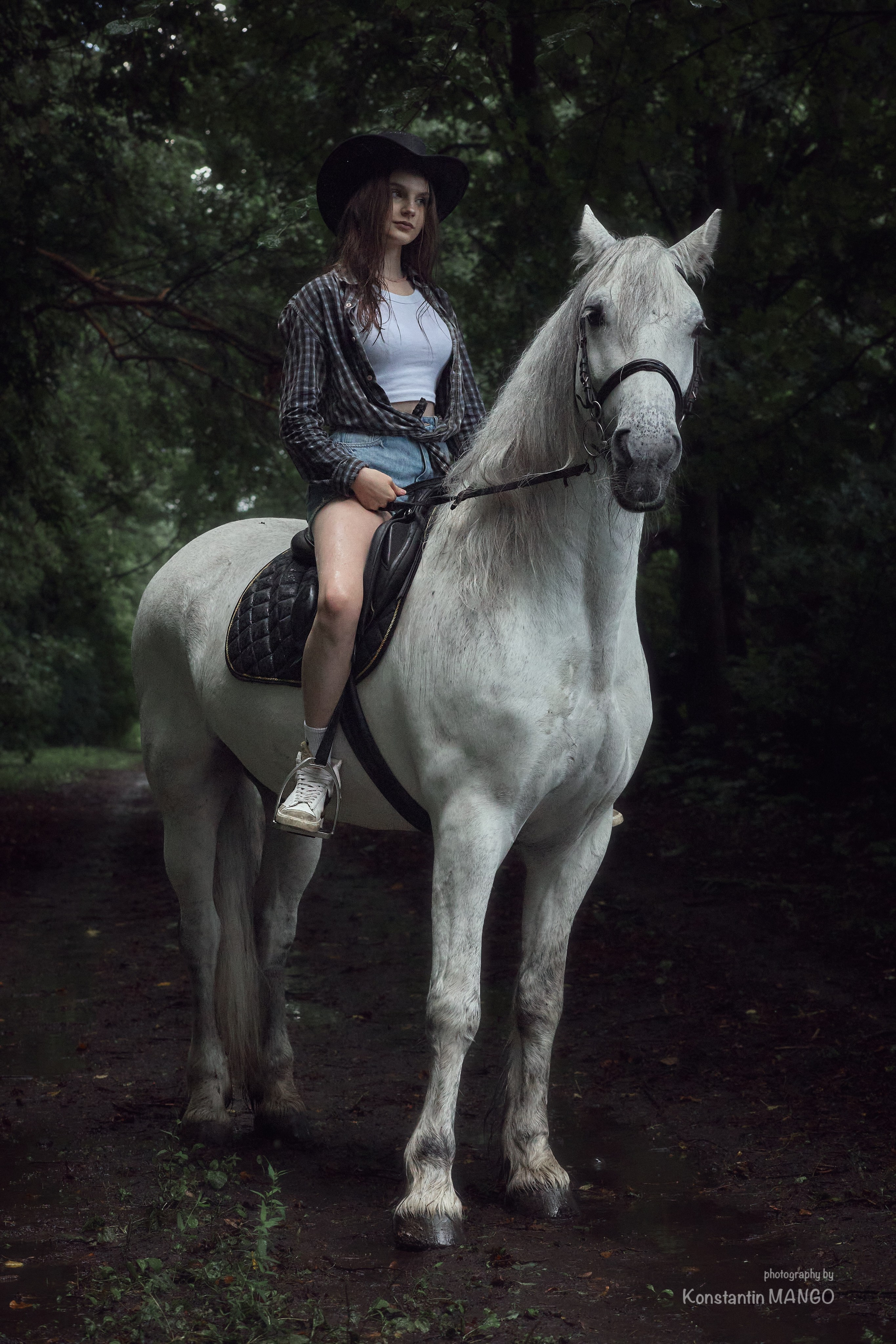 Фотопрогулка для Виктории и Полины на лошадях. Фотограф в Рязани. Свадьба, семейное фото, портрет. Константин Манго