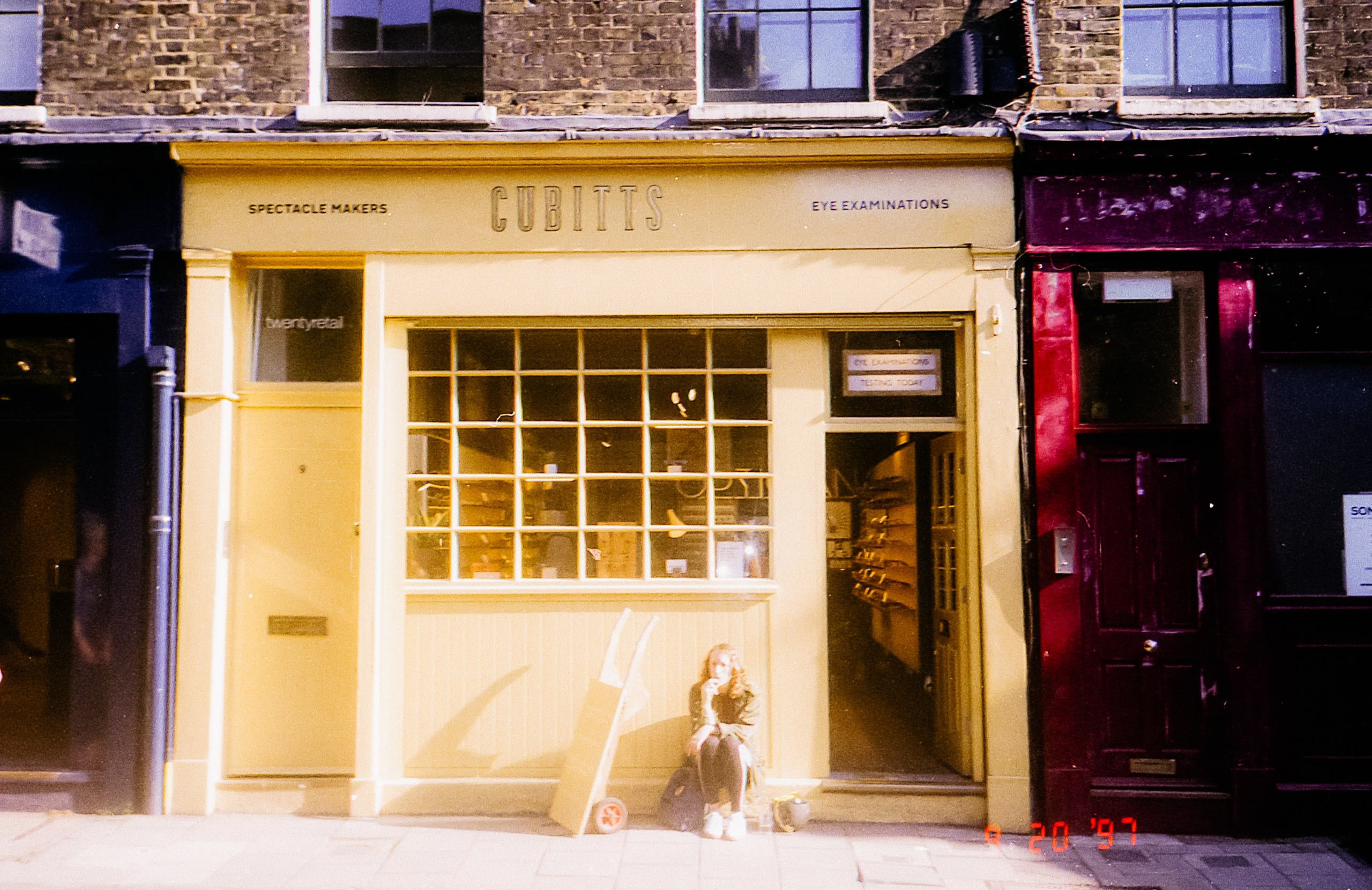 Analogue london. Iraogo