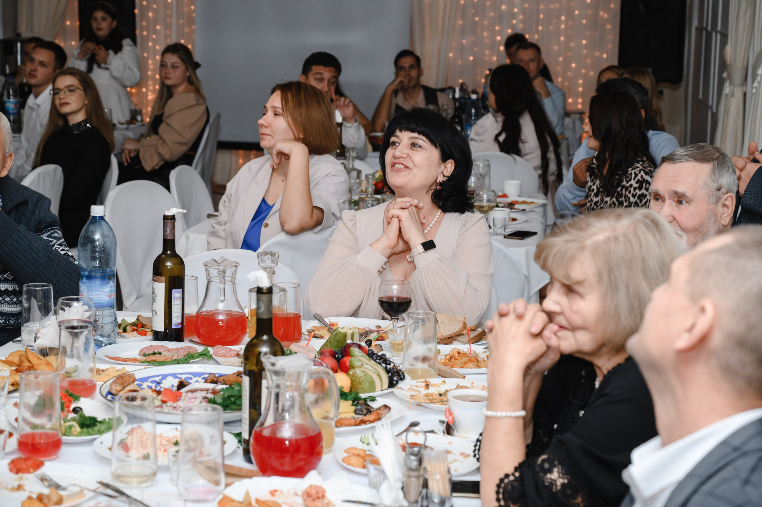 Свадебный банкет. СВАДЕБНЫЙ ФОТОГРАФ В ОМСКЕ ВЛАДИМИР КРАСС