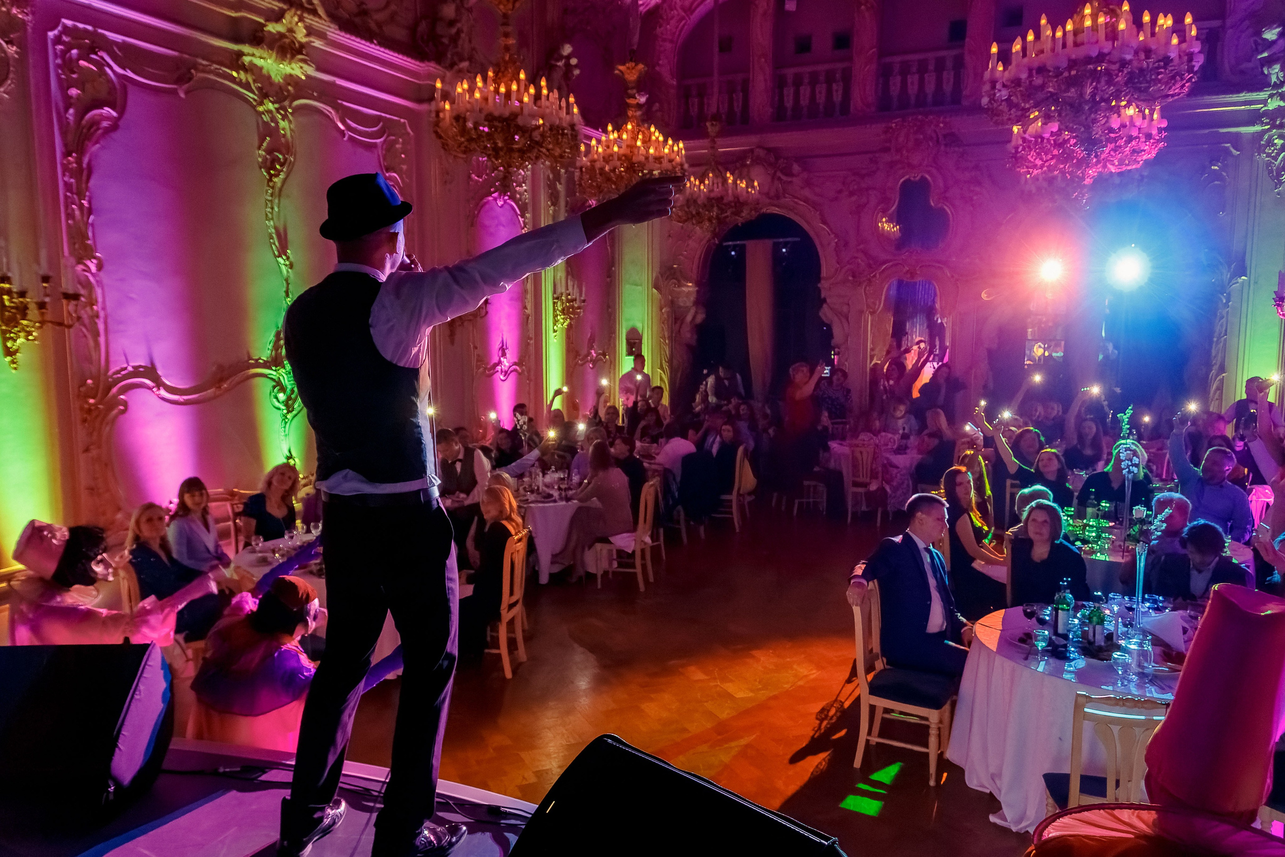 Фоторепортаж с гала-ужина компании Zambon — атмосфера элегантности и делового общения. Репортажный фотограф Москва Сергей Мирошников