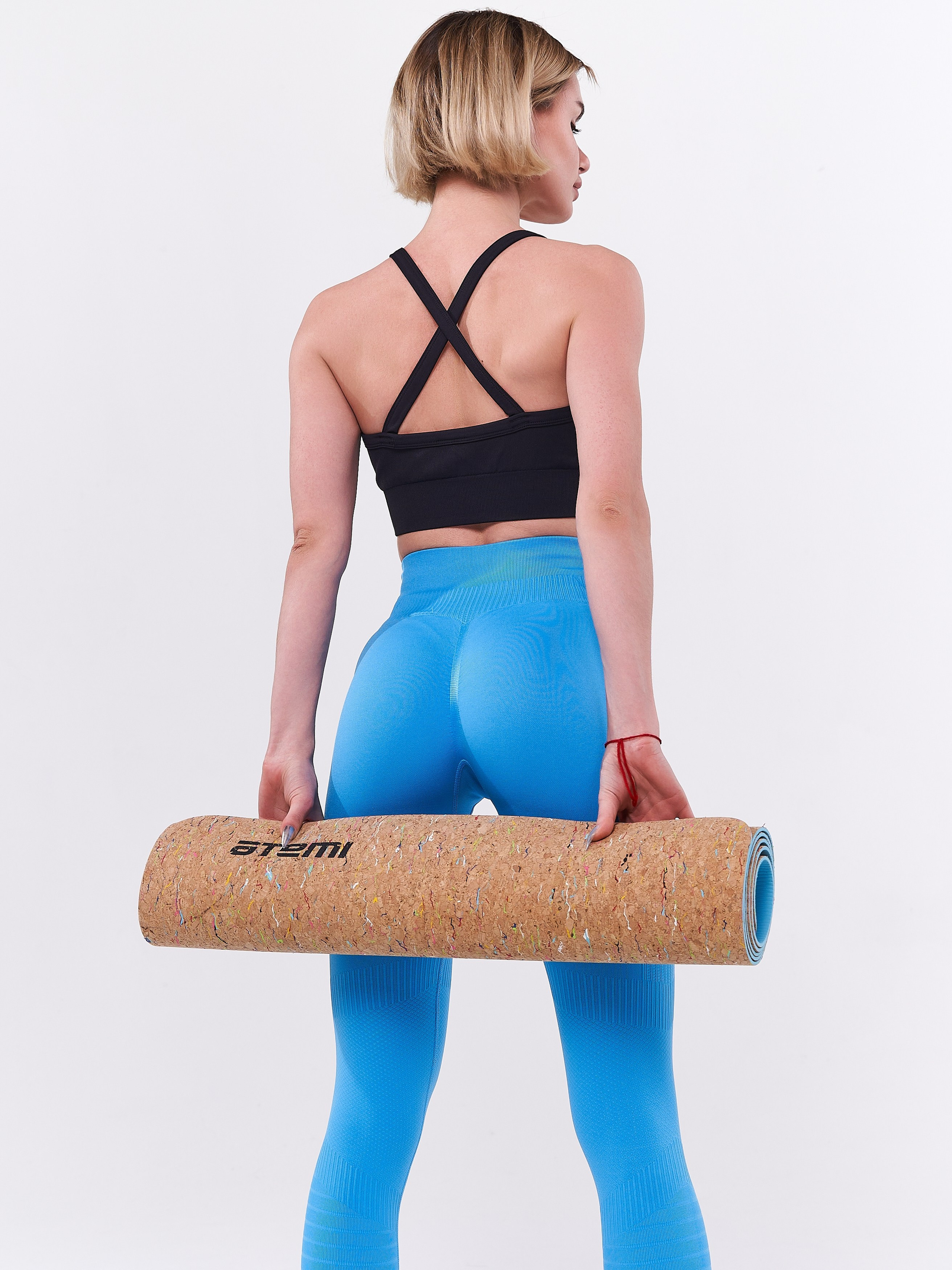 Спортивные лосины. Фотограф для маркетплейсов в Москве