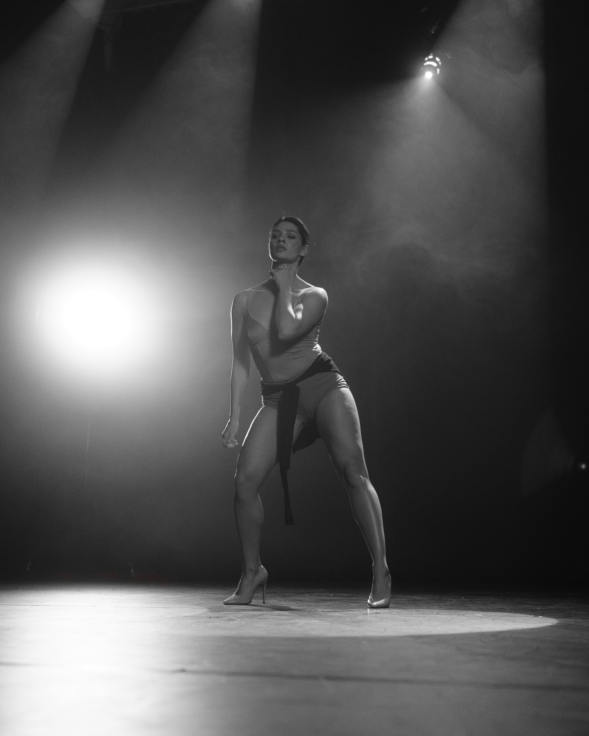 Reportage photography of dancers in the movie pavilion