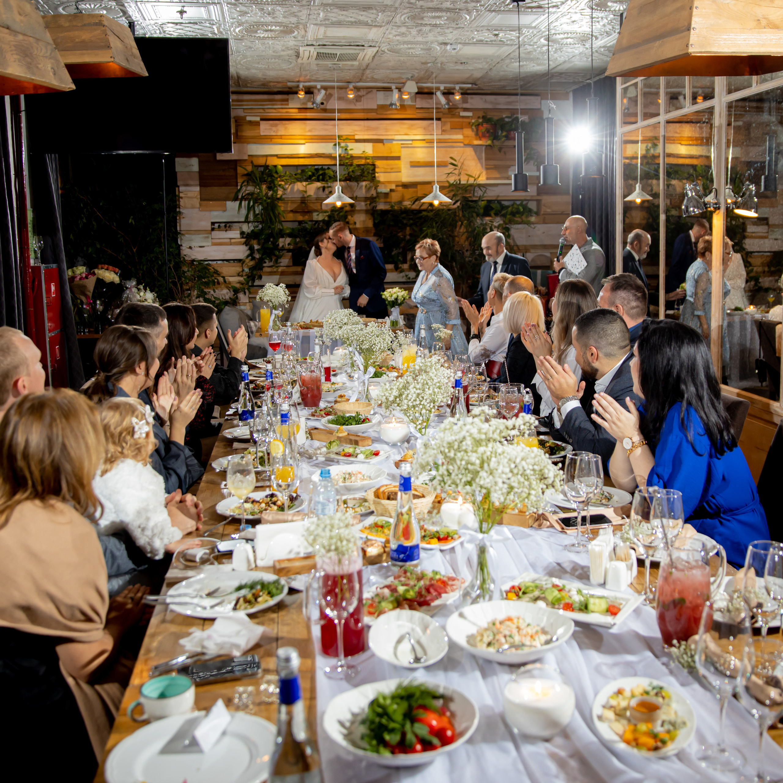 Ведущий на праздник в Москве / Денис Аганин