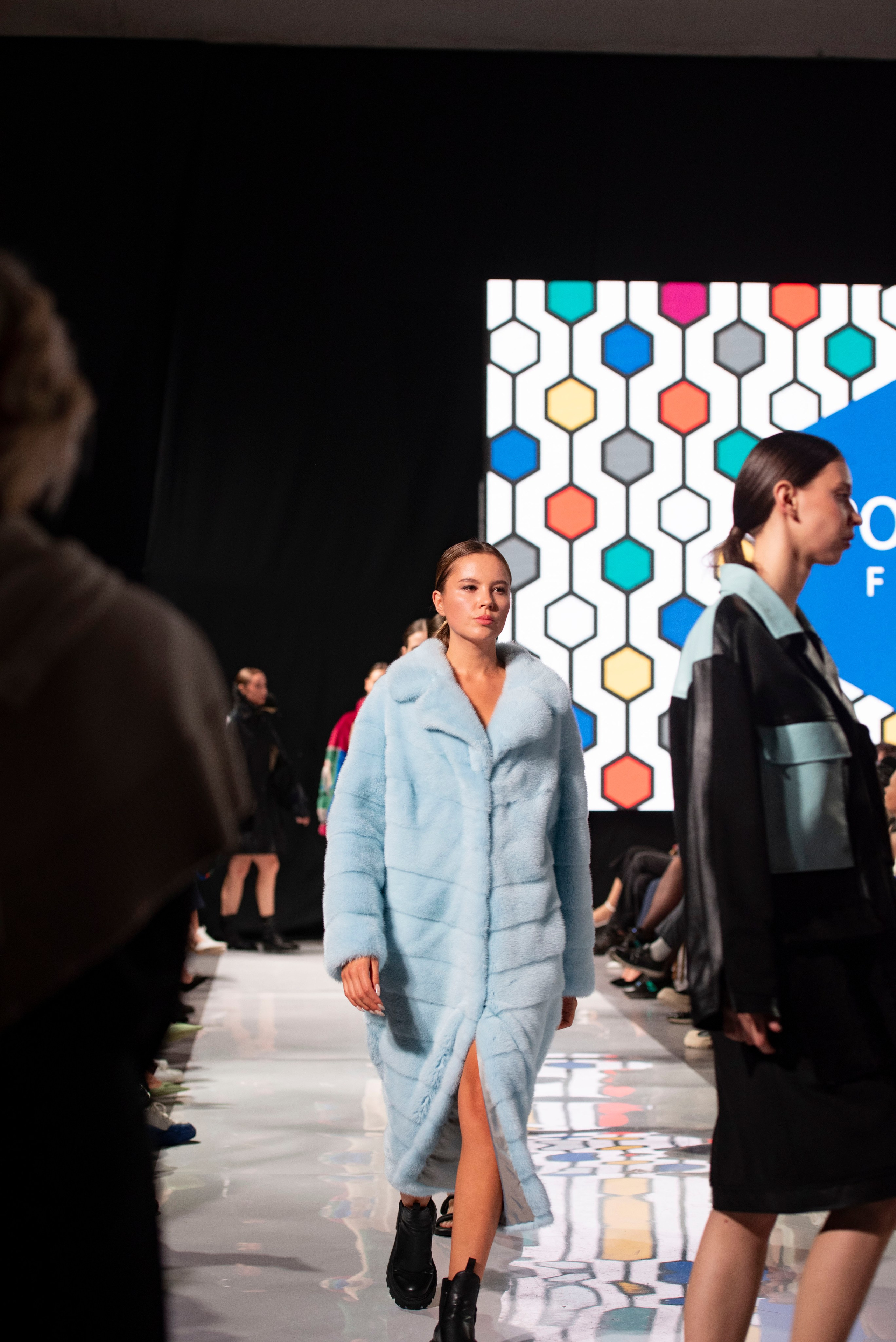 Фотограф на модельный показ. Свадебный, семейный, фэшн фотограф, школьный фотограф в Сочи