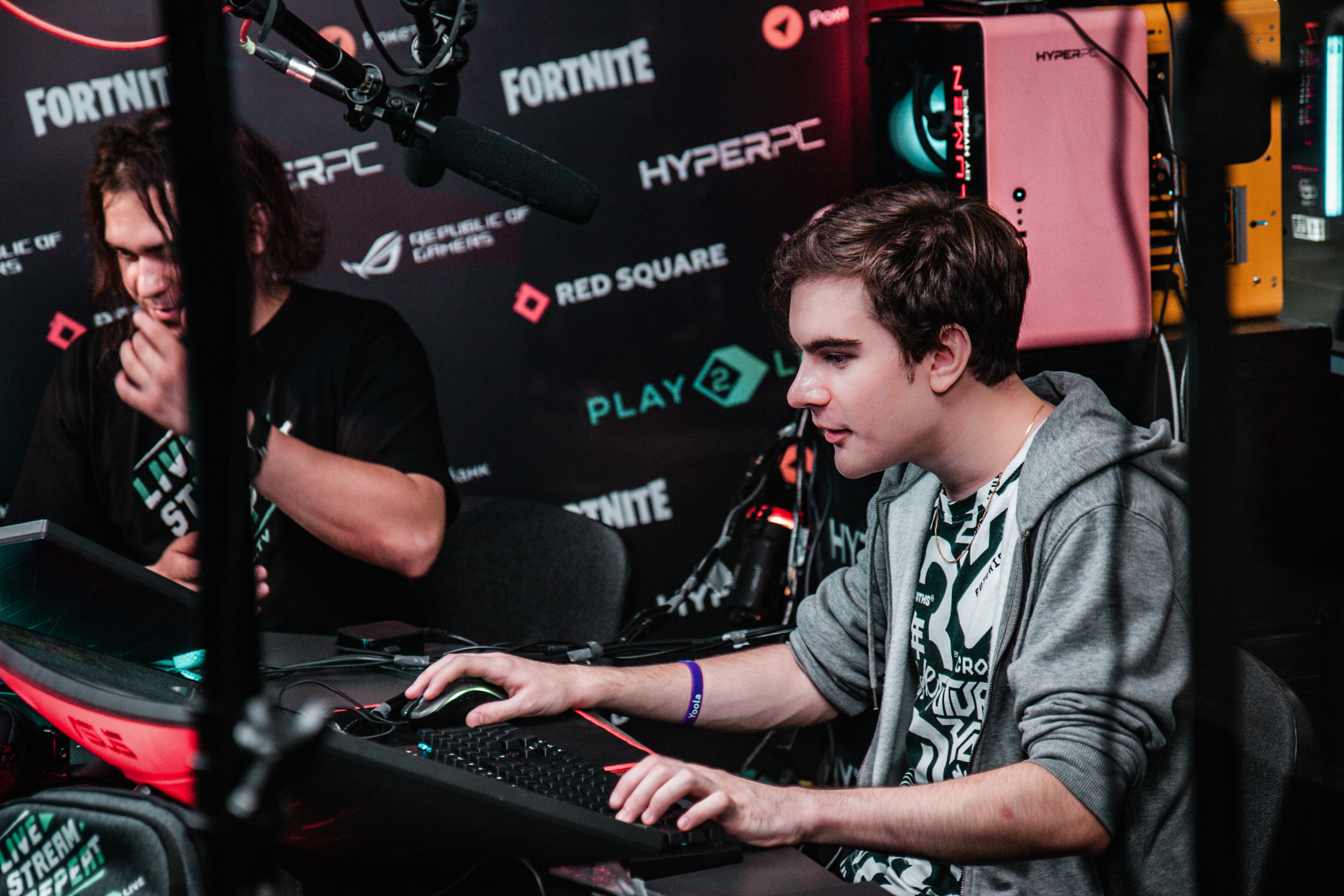 IGROMIR. NOIZOMAX Художественный фотограф в Дубай