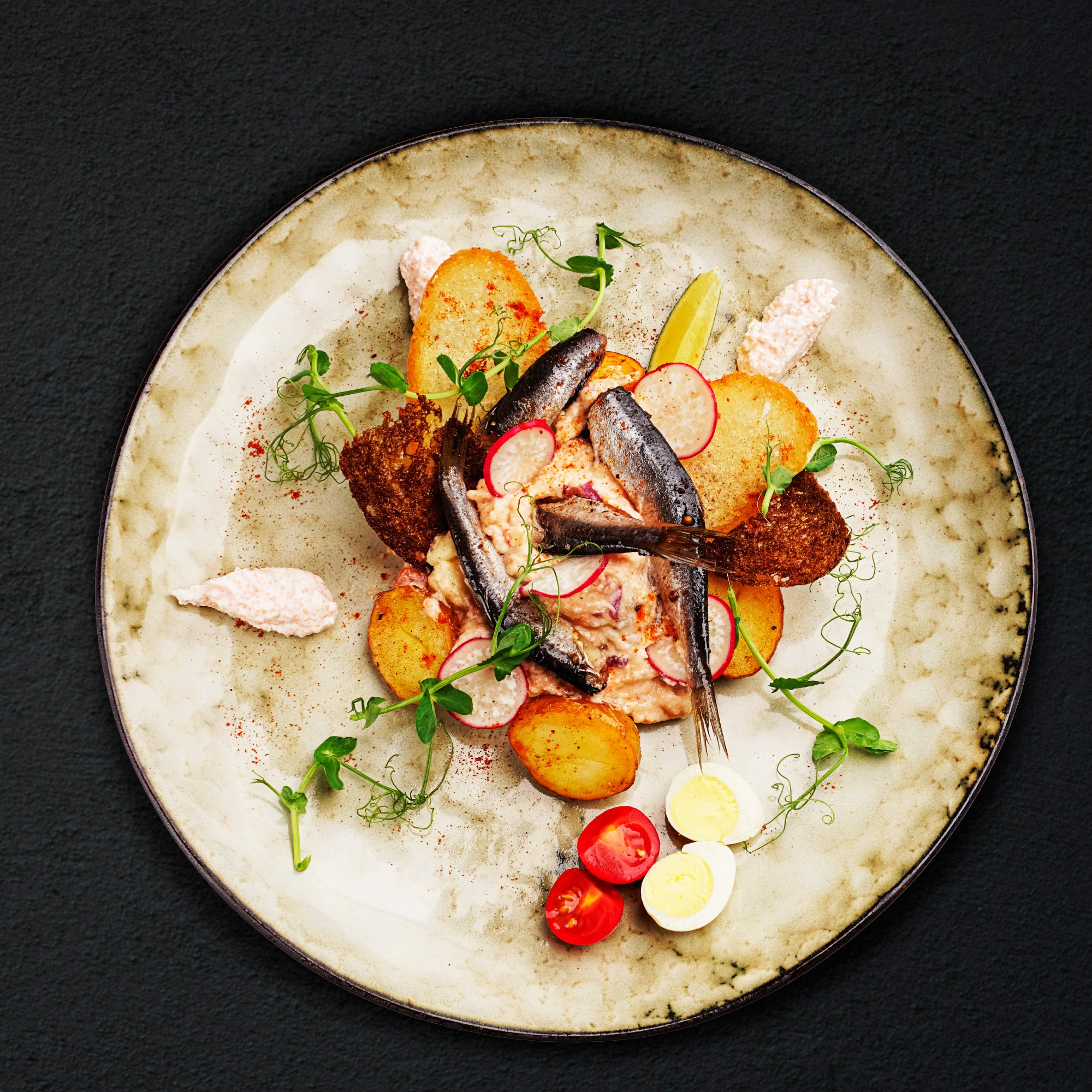 Фотограф и графический дизайнер Владимир Пуставетов