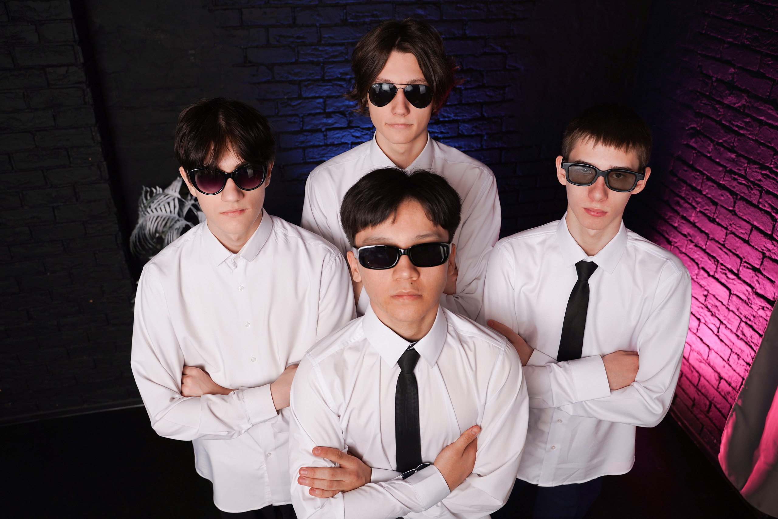 Выпускные альбомы для старшеклассников в Красноярске от AlbomKras 🎓✨. AlbomKras -выпускные альбомы Красноярска с авторским дизайном и качественной фотосъемкой! ⭐⭐⭐⭐⭐ 5.0