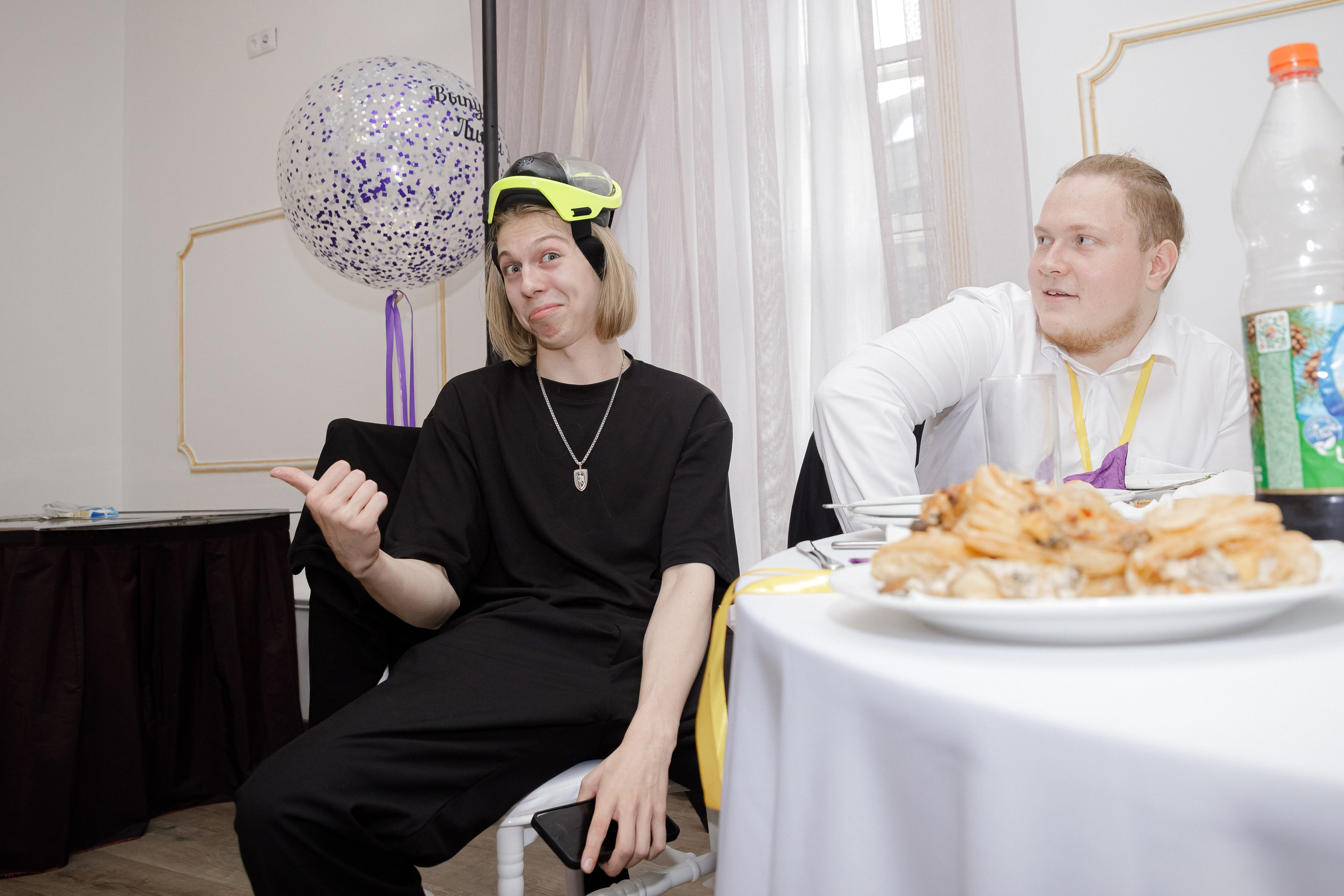 18.06.2024 Выпускной Банкетный зал 11ФМ. Маша Гонтарь Семейный домашний репортажный фотограф в Санкт-Петербурге