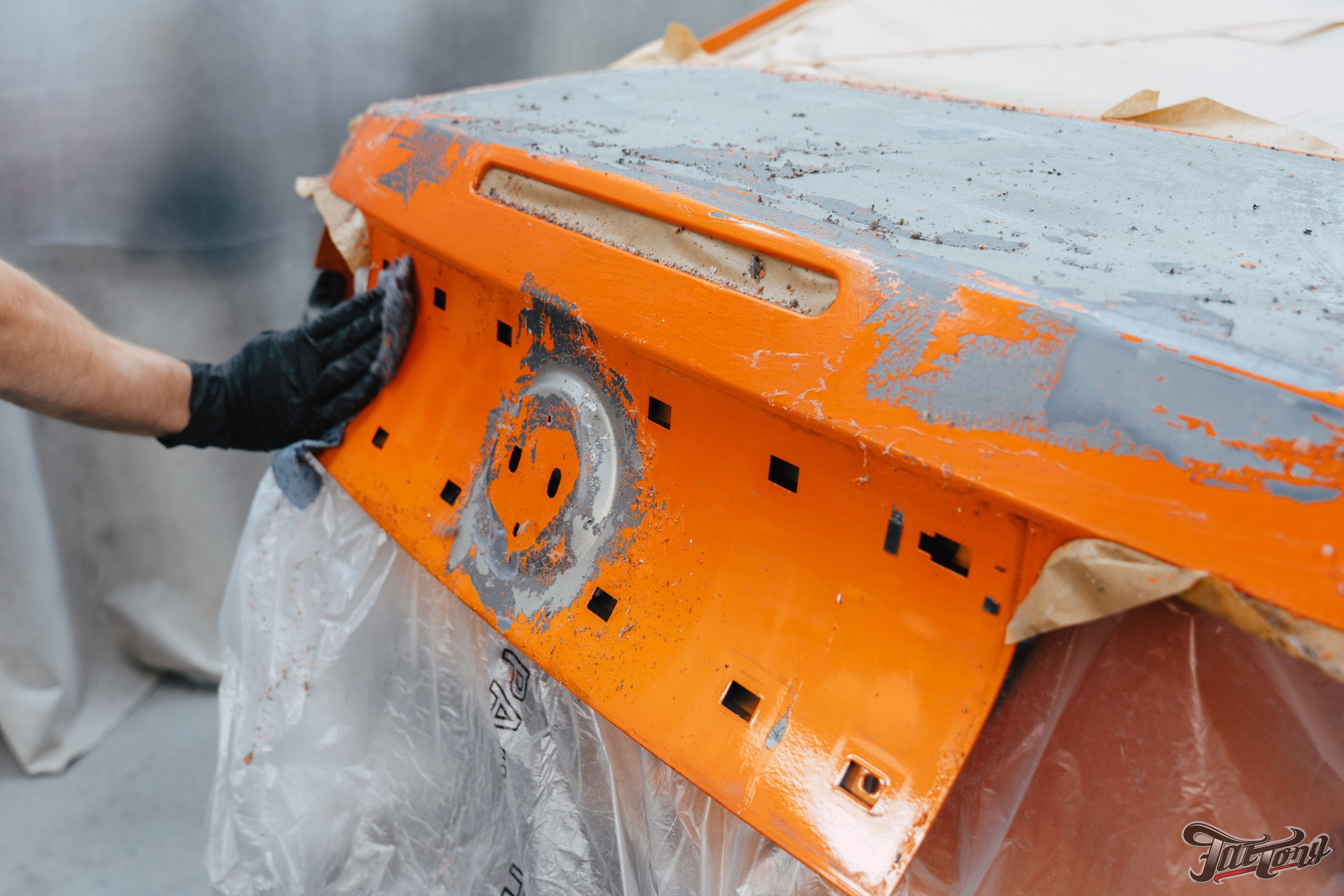 Ford Mustang Roush оранжевый окрас кузова и выкрас полос. DeLorein