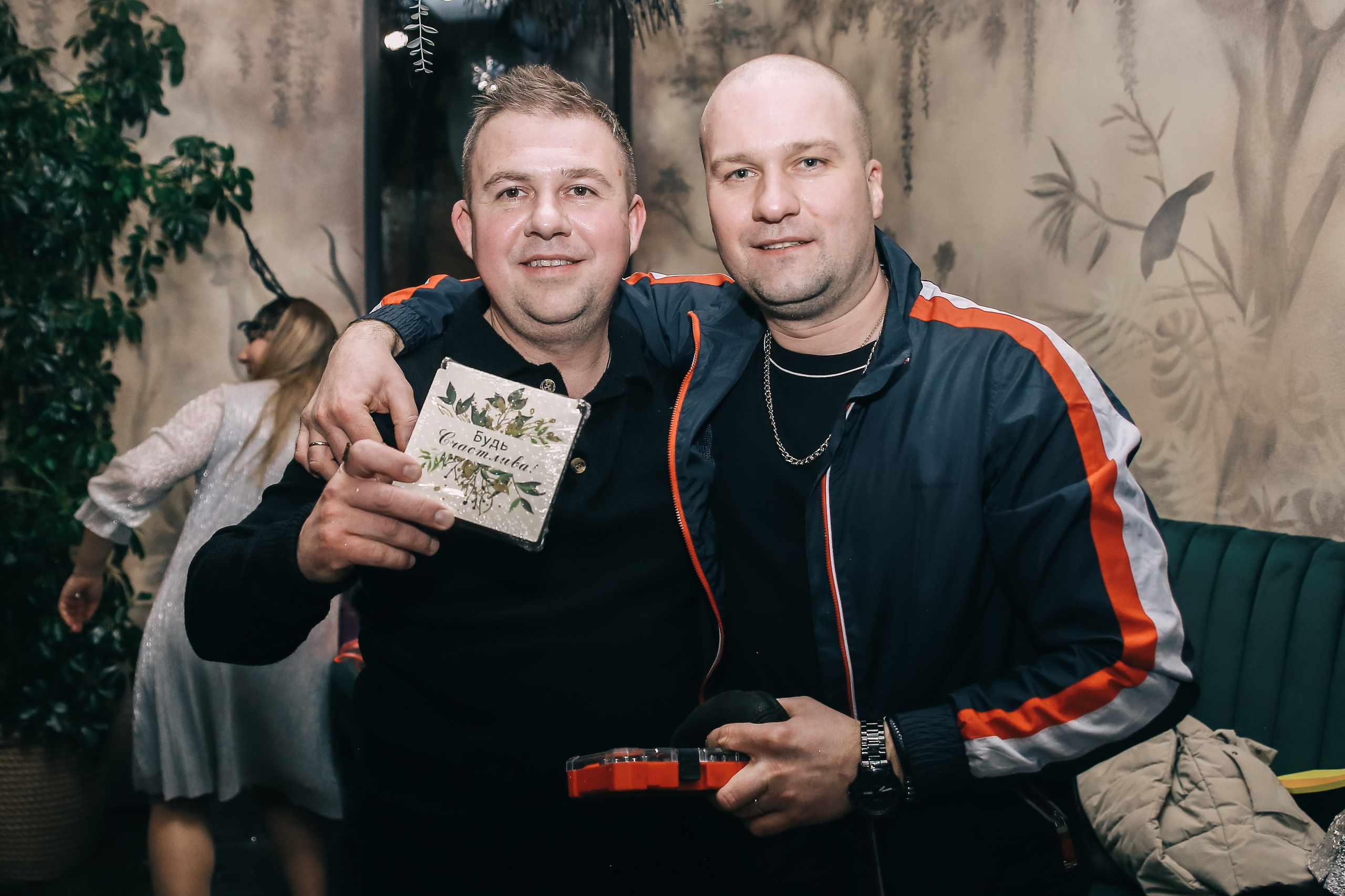 Новогодний корпоратив в стиле 90х и СловоПацана. Антонина Морозова, профессиональный семейный фотограф видеограф