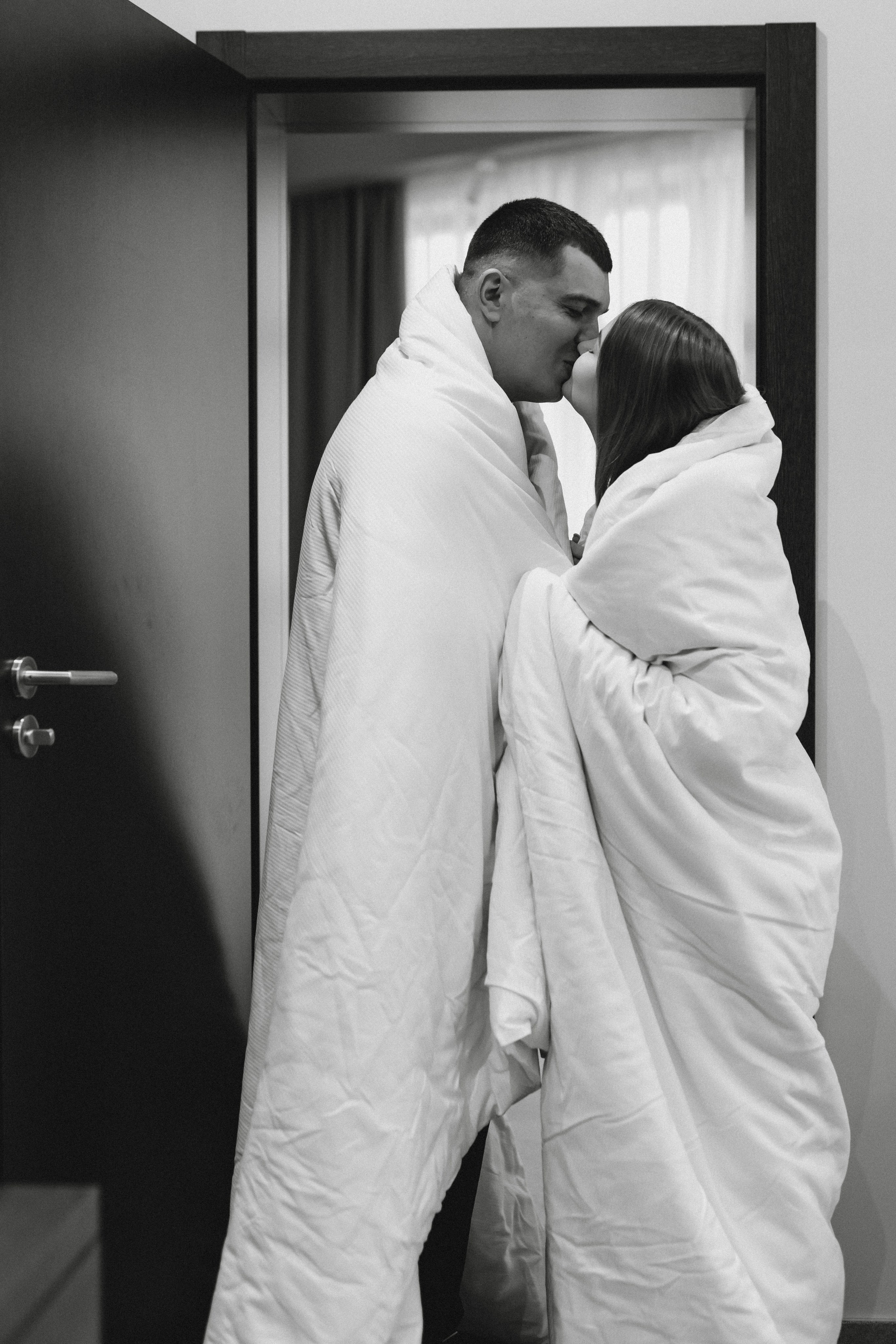 Lovestory в отеле «Кандинский». Фотограф Зеленоградск Красильникова Елена