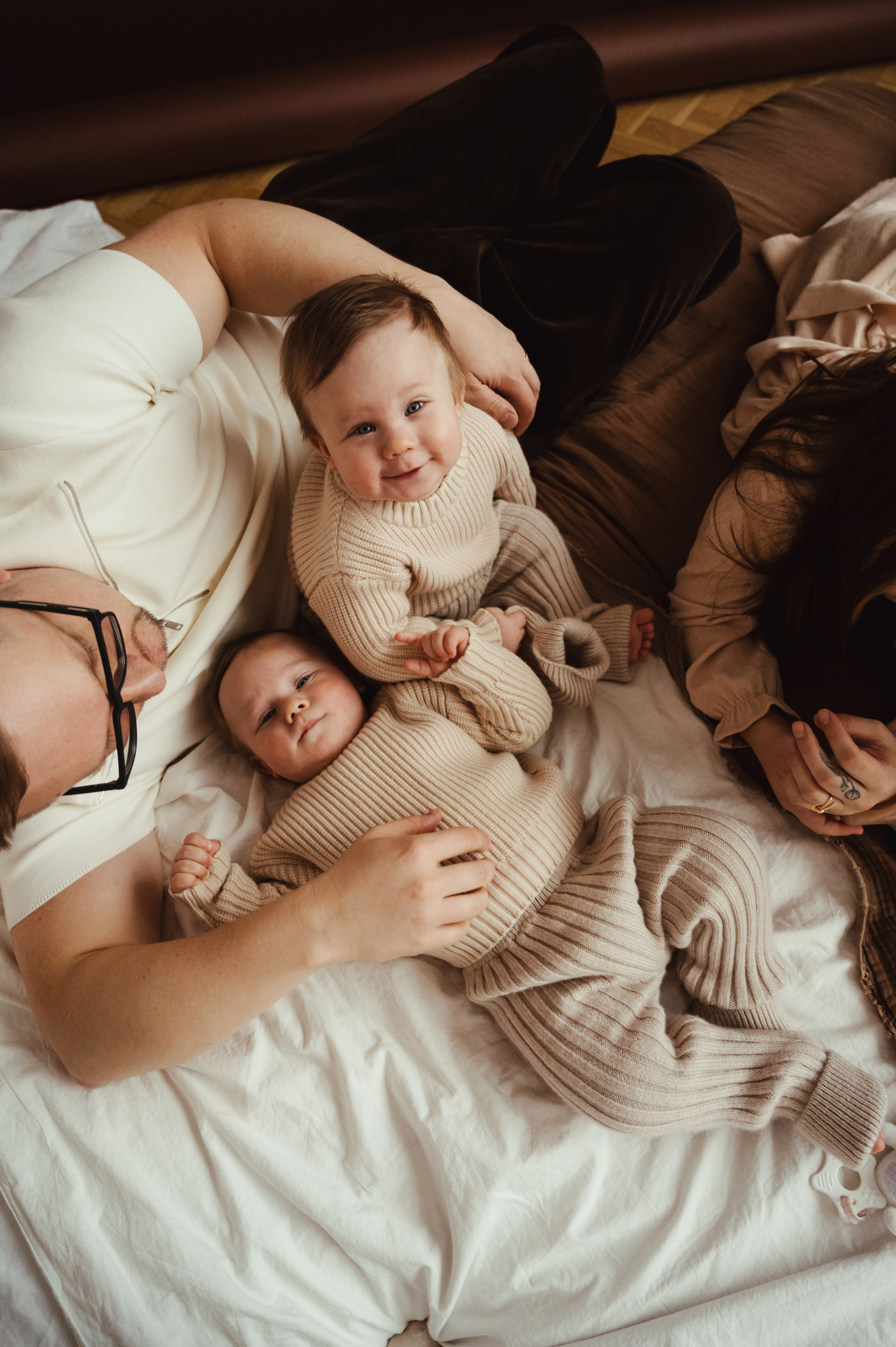Семейная фотосъемка в Спб. Профессиональный фотограф беременности в СПБ. Стильные фотосессии беременности в стиле минимализм и классическая фотография