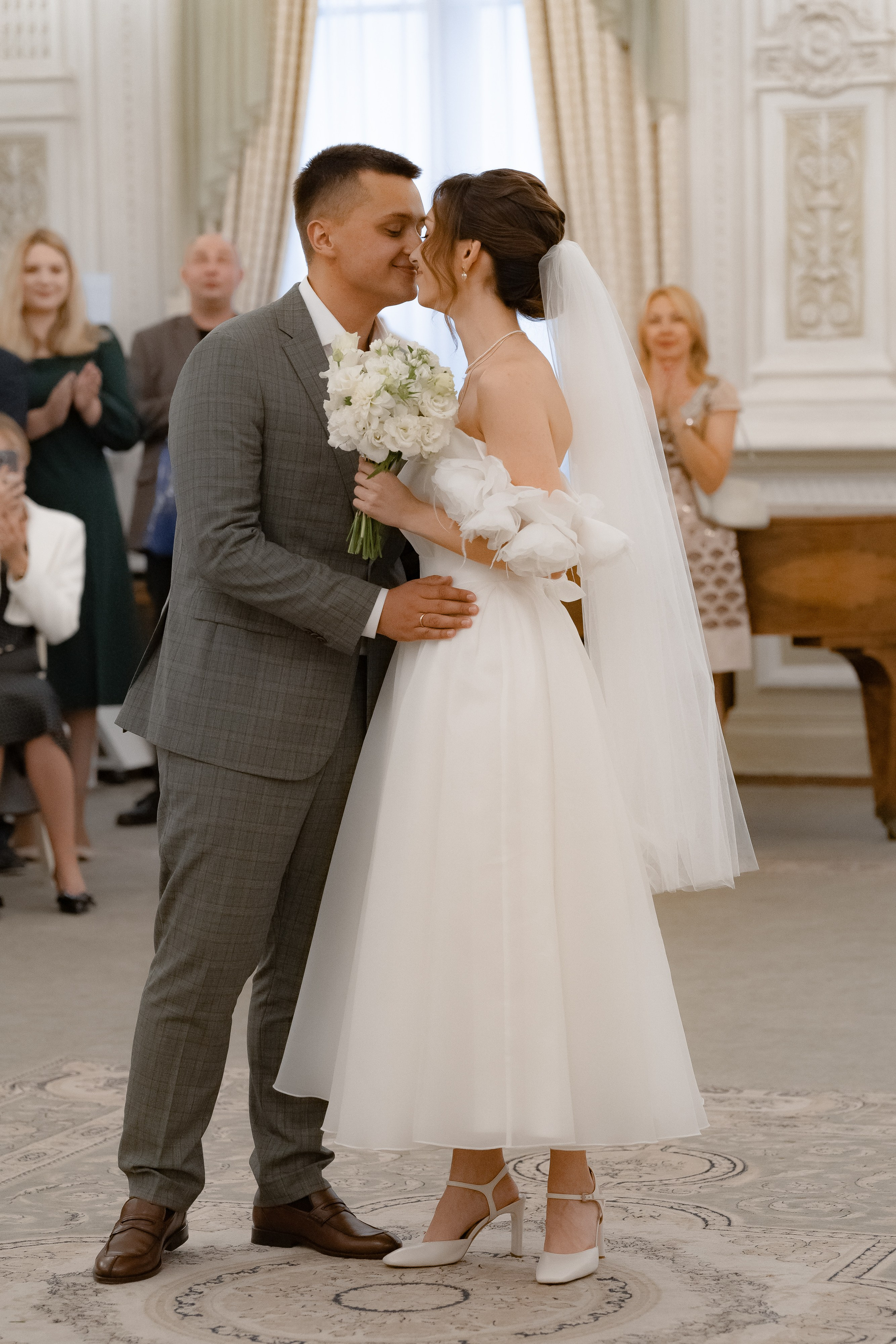 Церемония регистрации в Дворце бракосочетания