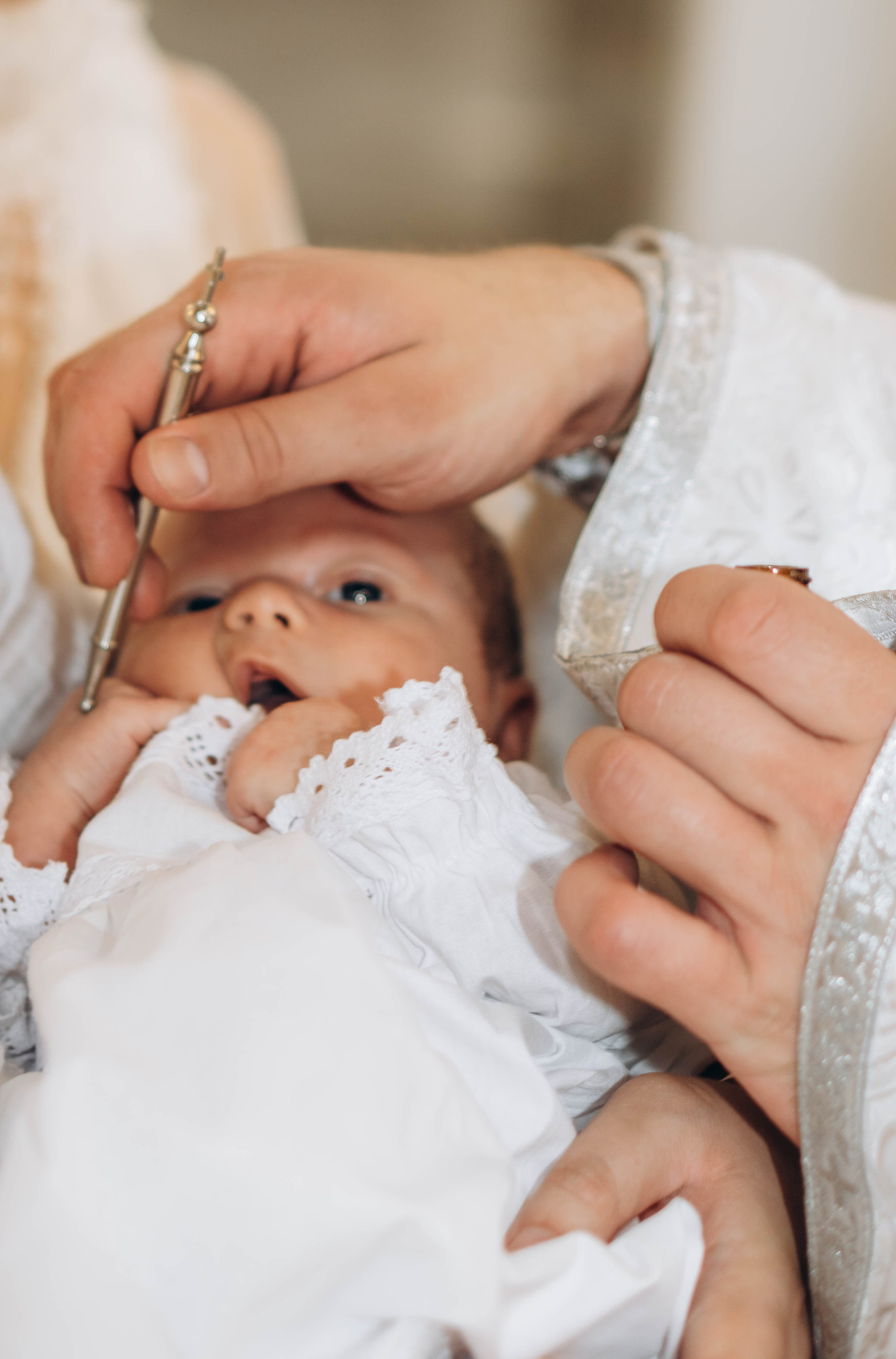 Крещение Тихона Церковь Почаевской иконы Божией Матери в Салтыковке. Фотограф Москва Валерия Веденина