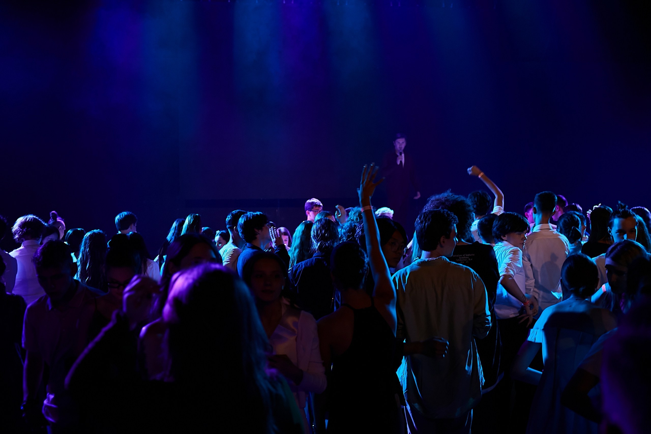 Выпускной 2024 концертный зал Академия ВТБ. Фотограф и Видеограф в Москве. Олег Корушев