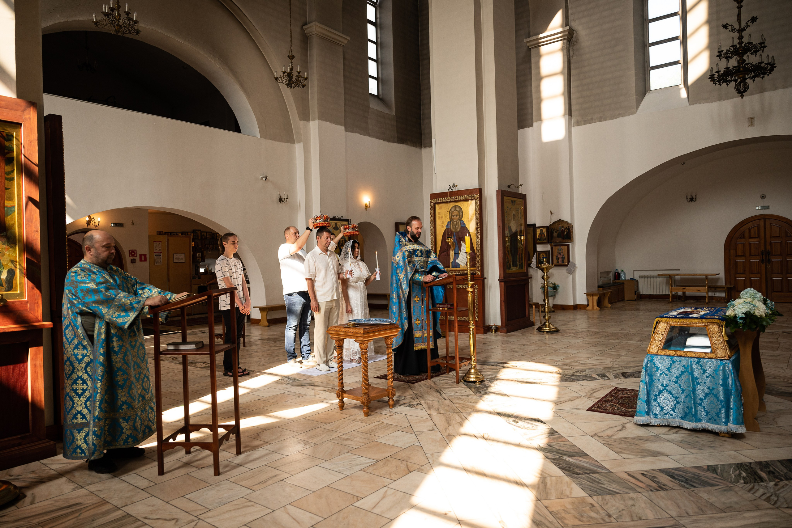Венчание в Храме Торжества Православия в Алтуфево. Фотограф Ксения Огородова портфолио