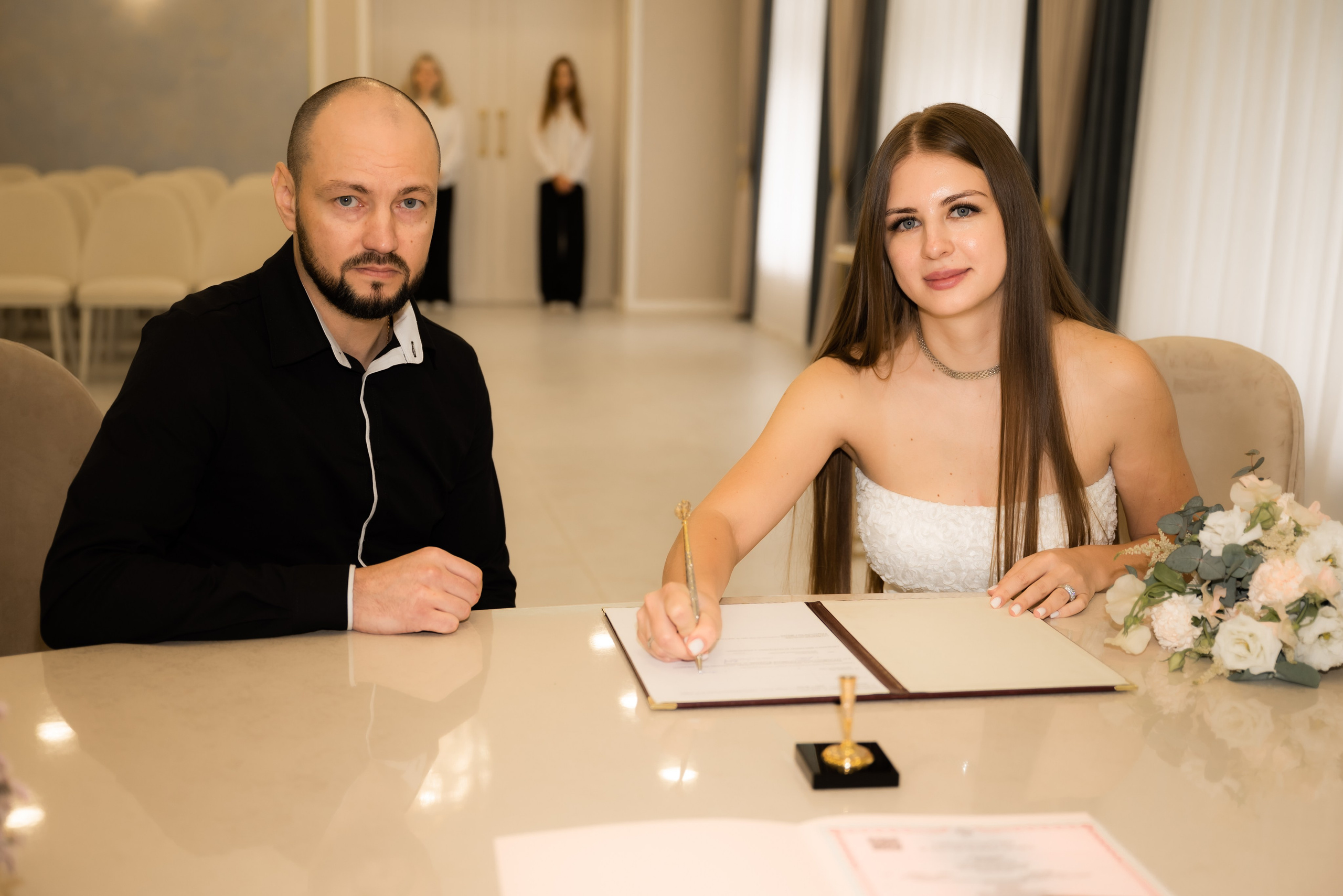 Камерная свадьба в ЗАГСе Текстильщики и в студии. Фотограф Ксения Огородова портфолио