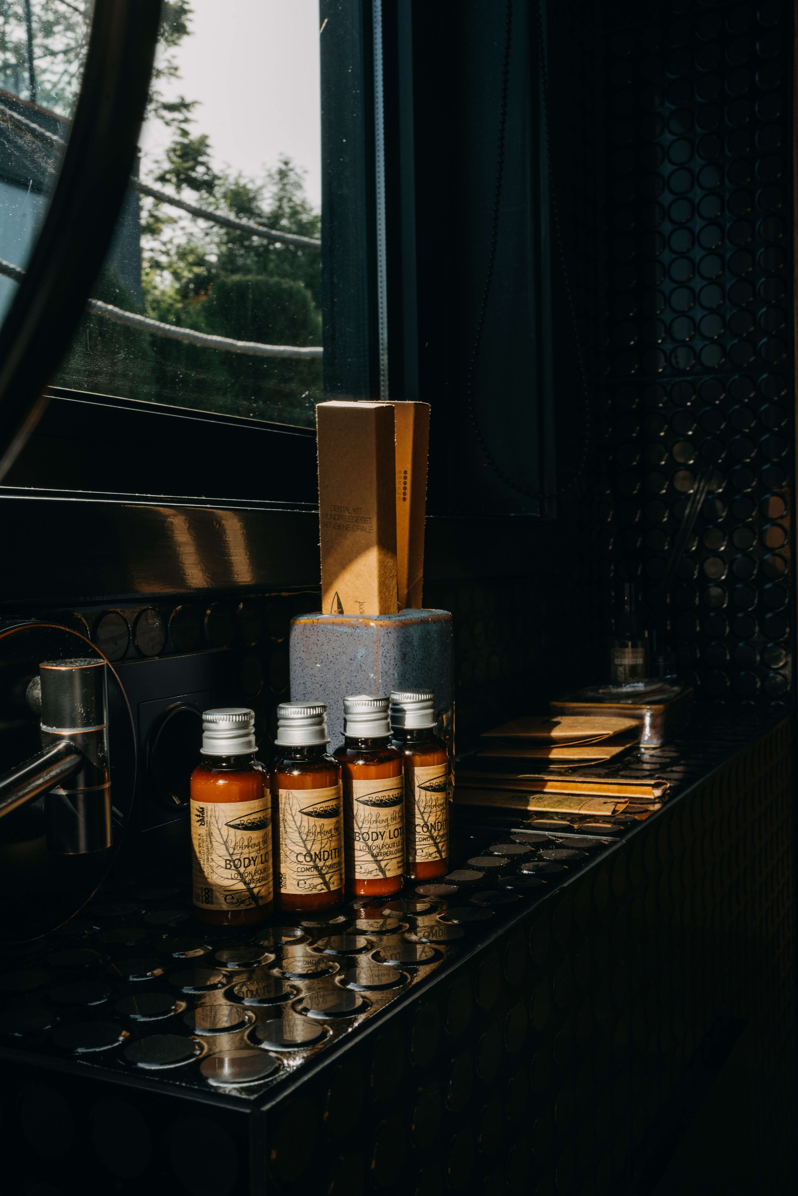 Интерьерная съемка отельного номера. Портретный и свадебный фотограф в Тбилиси • xeniqo