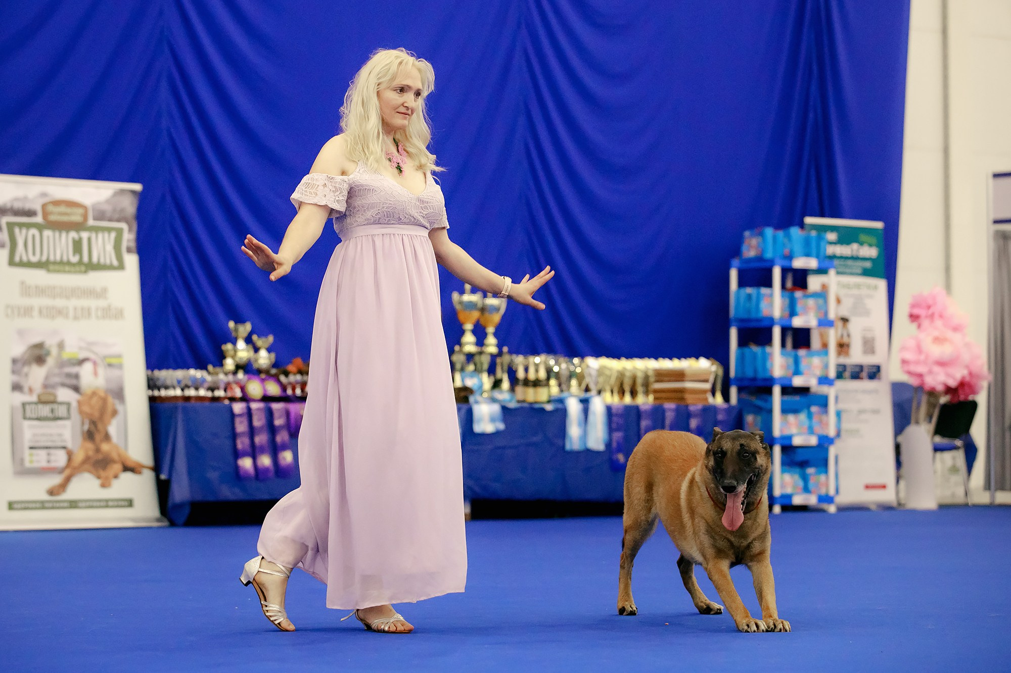 Танцы на выставке «Зоошоу», СПб. Фотограф-анималист Mary Mart — Москва, Питер