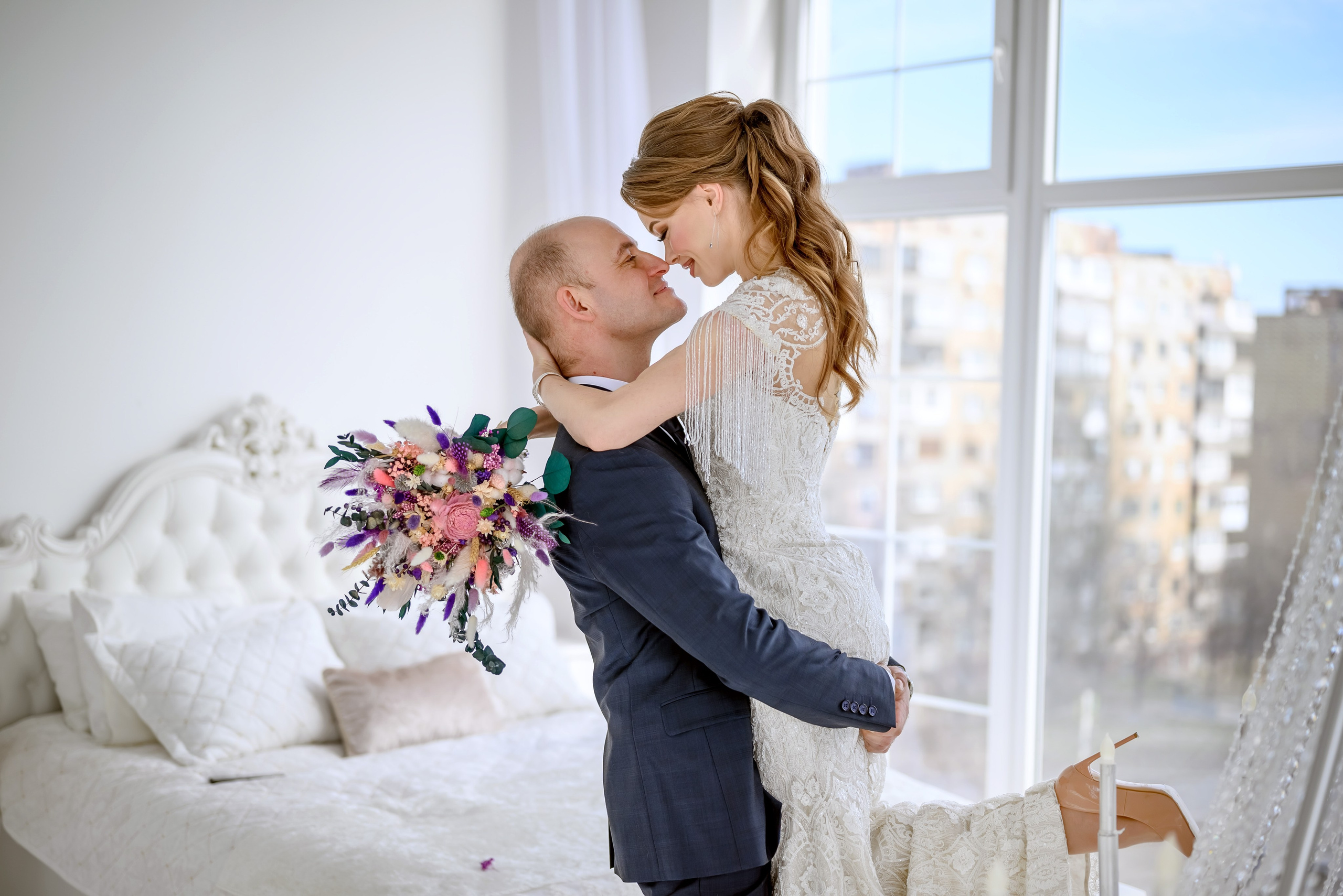 Свадебная фотосессия в залах фотостудии Аврора. Юлия Басня семейный и свадебный фотограф в Донецке