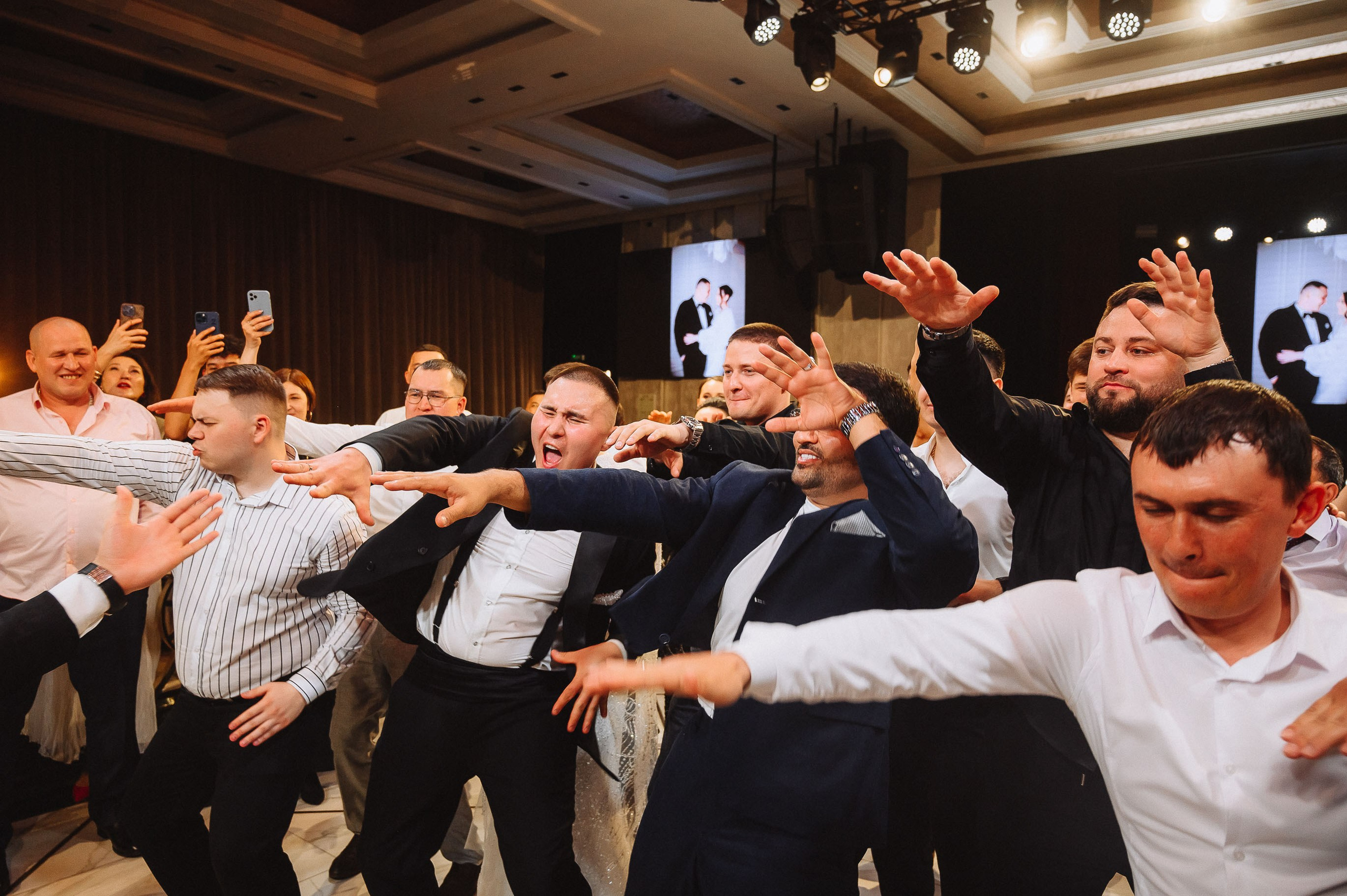 Национальная свадьба в Marshal Grand Hall. Евгений Нисковских — свадебный и репортажный фотограф в Тюмени