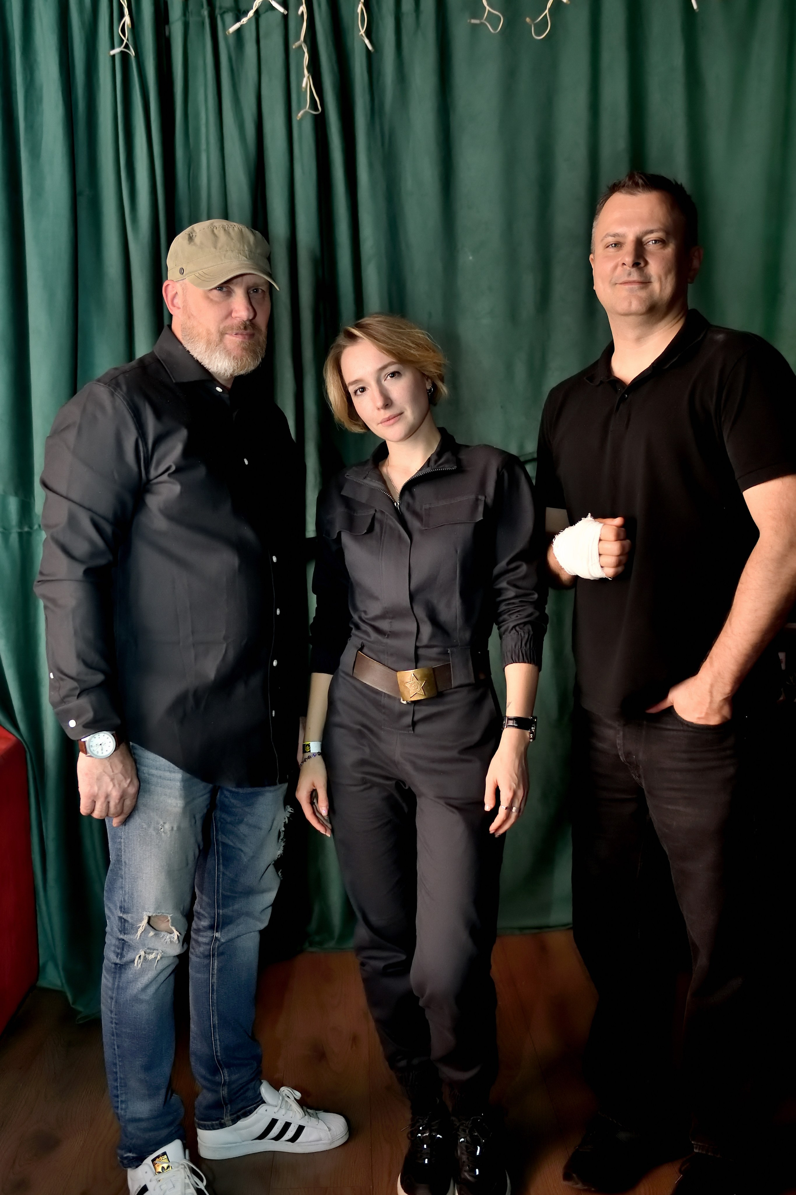 "Автограф и фотосессия после концерта группы".