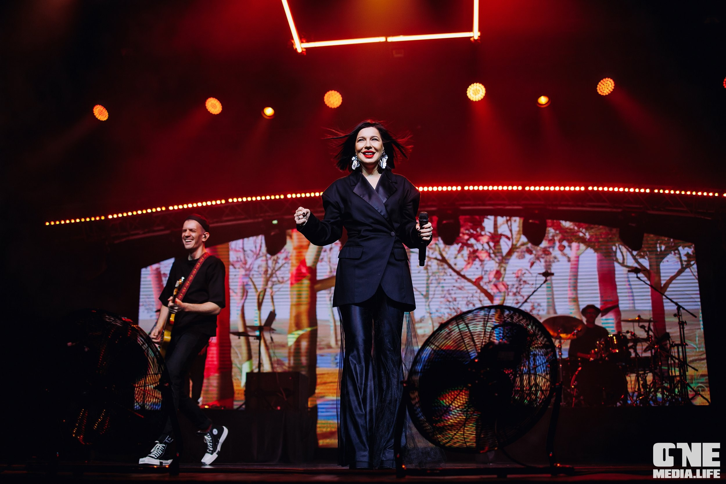 Фоторепортаж с концерта Ёлки. One Media Life: фоторепортажи, фотоотчеты с мероприятий и заведений