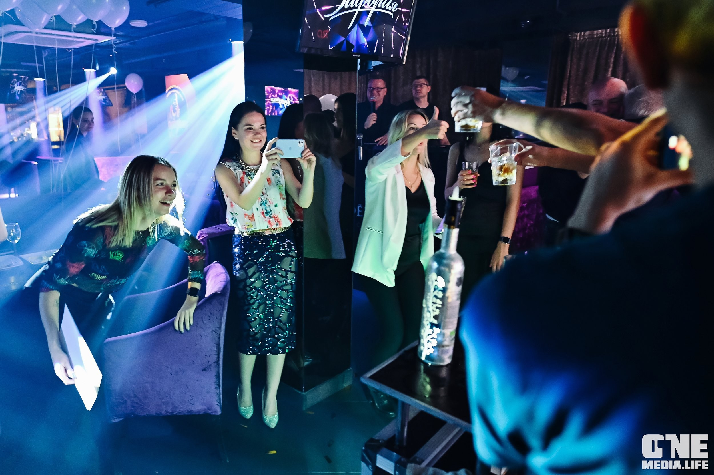 Фоторепортаж из караоке-клуба Эйфория. One Media Life: фоторепортажи, фотоотчеты с мероприятий и заведений