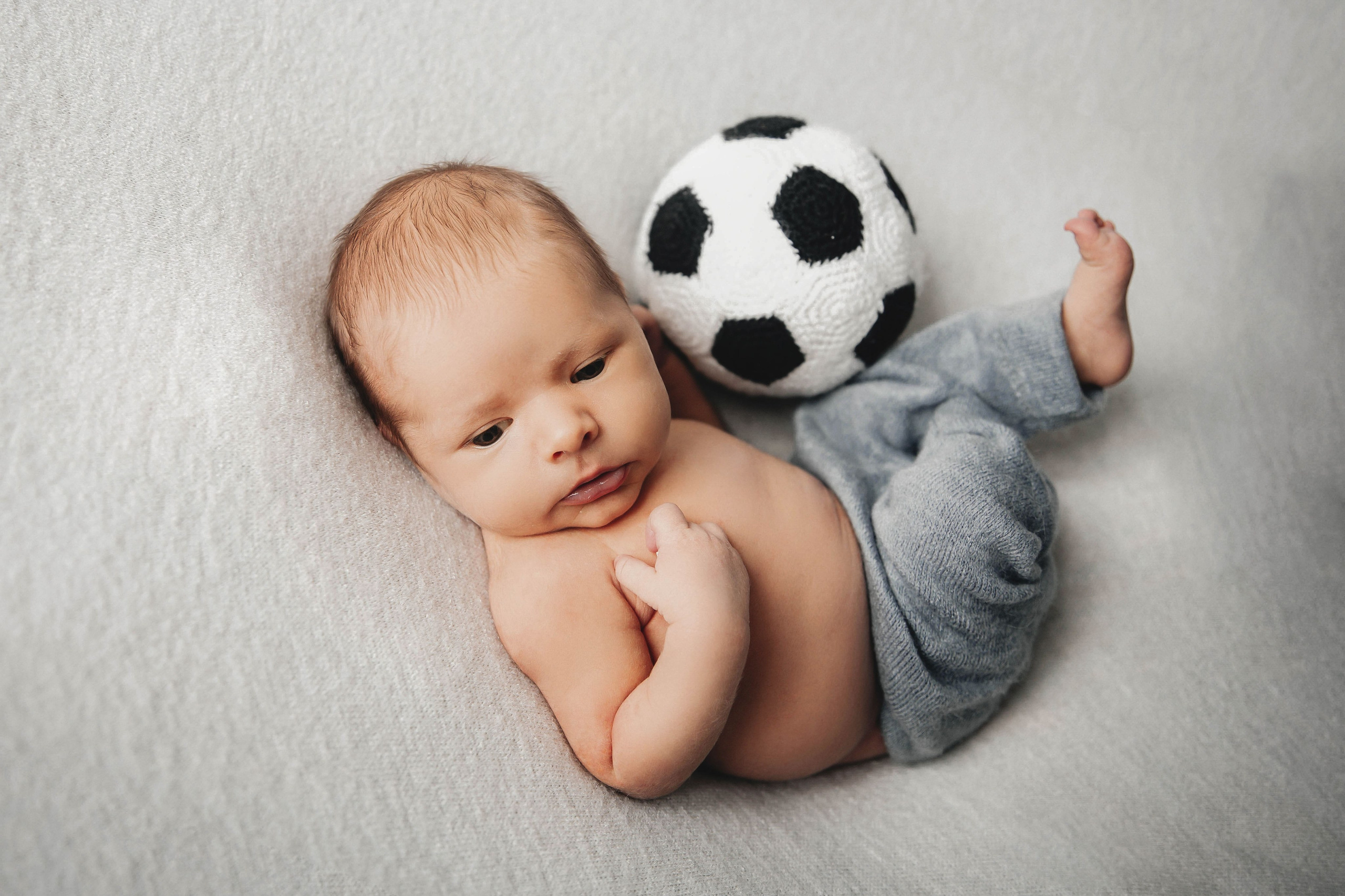 Альбом с классическим ньборном в ярких тонах. Фотограф новорожденных Москва, Люберцы, Жуковский, Раменское