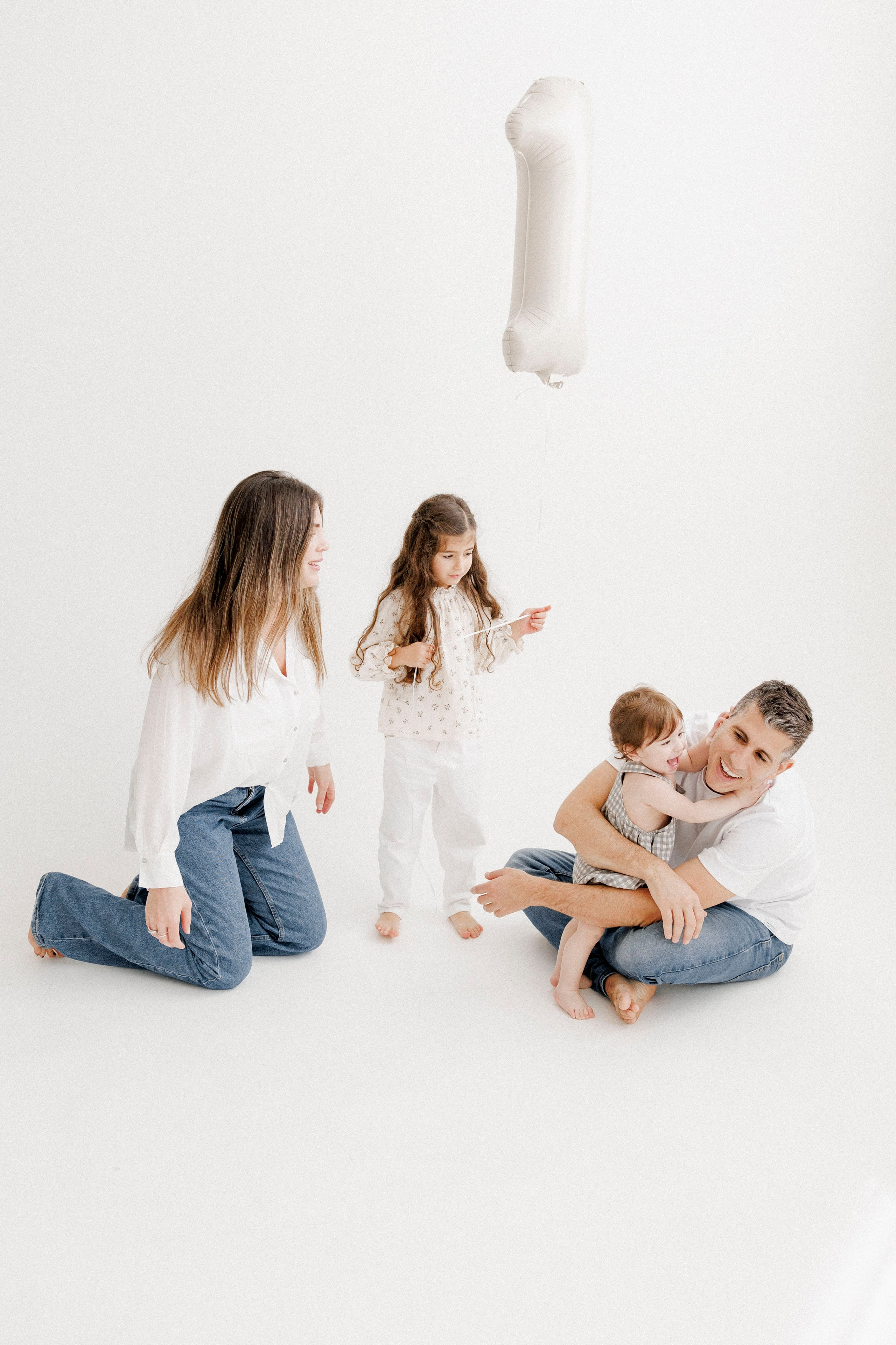 One year inside the White studio. Wedding and family photographer