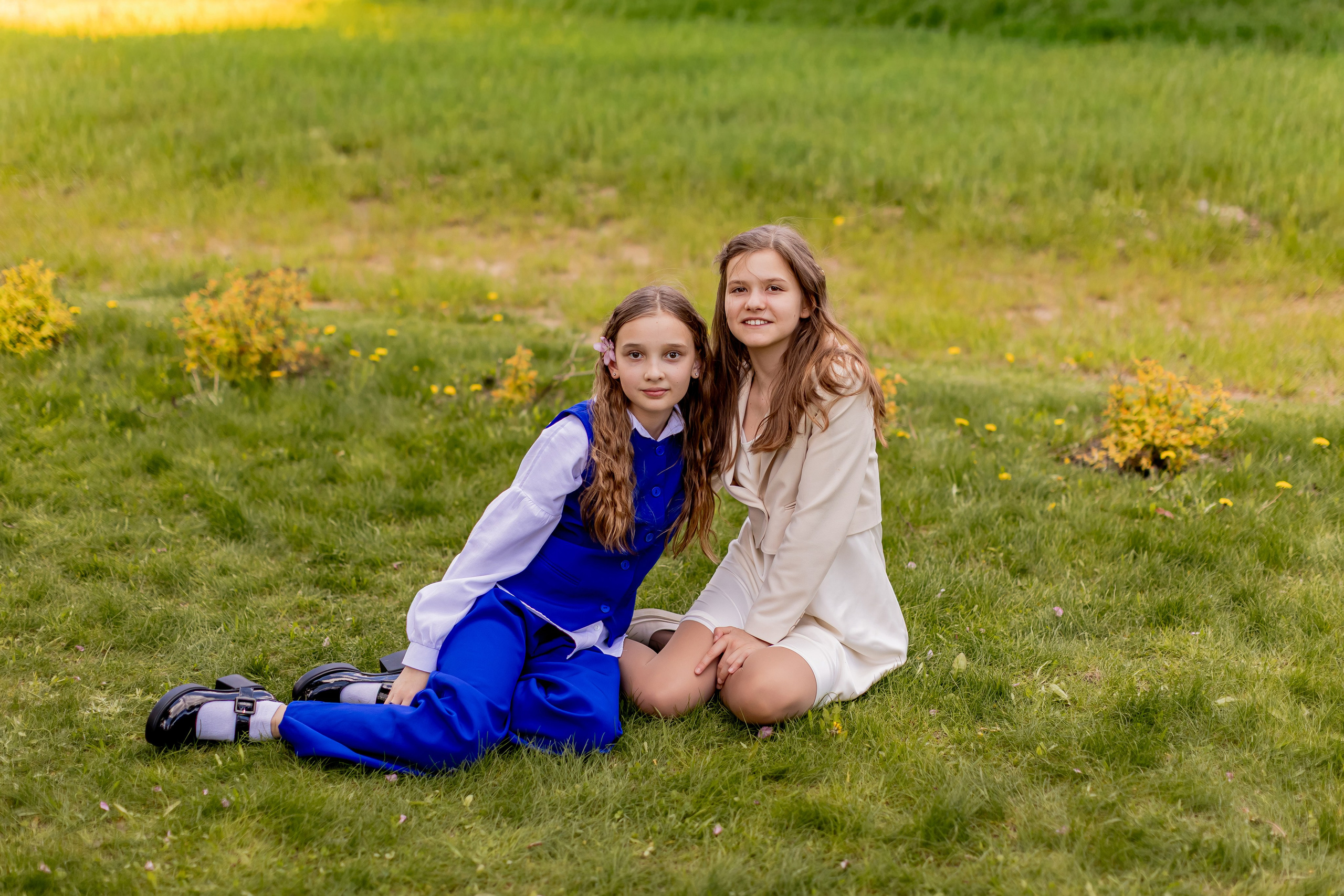 Выпускной в начальной школе на улице. Фотограф и видеограф Москва. Свадебный фотограф, видеограф. Выпускные альбомы. Оживающие альбомы