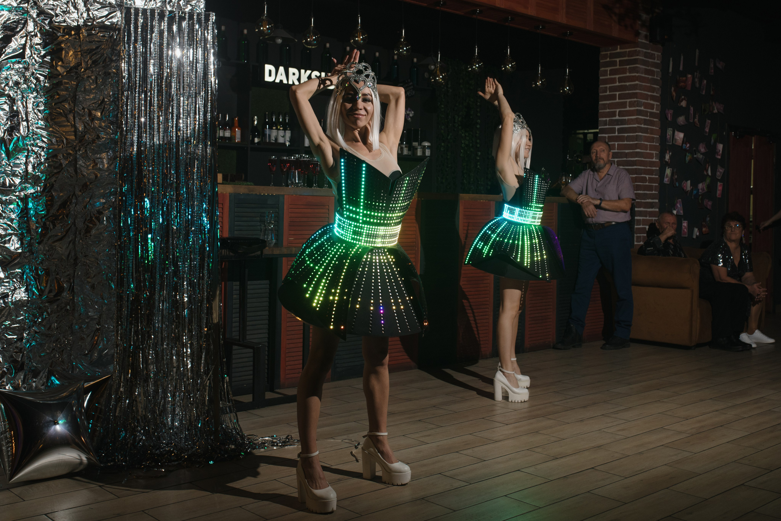 День рождения Томы — Let`s Talk Bar. Свадебный фотограф Екатеринбург/Челябинск — Любовь Волохова