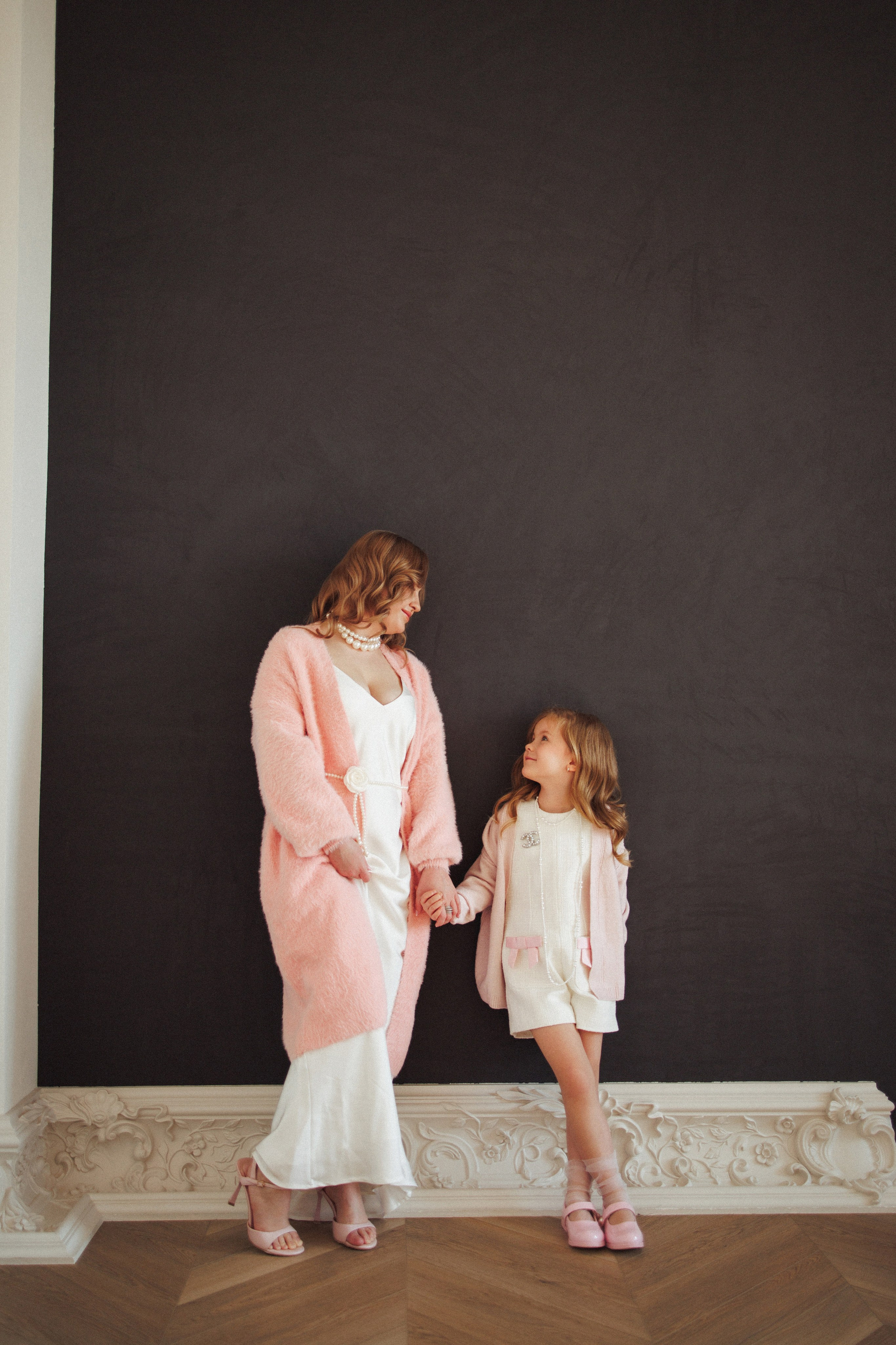 Фотосессия для мамы и дочки в фотостудии «РИМ», г. Краснодар. Семейный и детский фотограф в Краснодаре Анна Трашкова