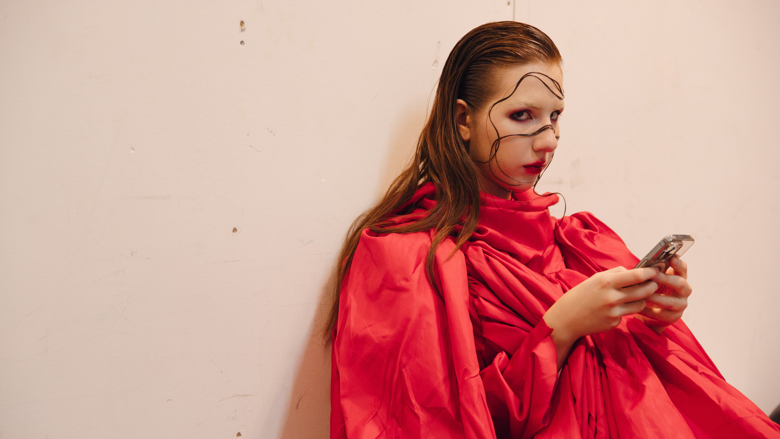 Бекстейдж показа «Новые Имена» собака.ru|ДЛТ. Портретный и репортажный фотограф в Санкт-Петербурге